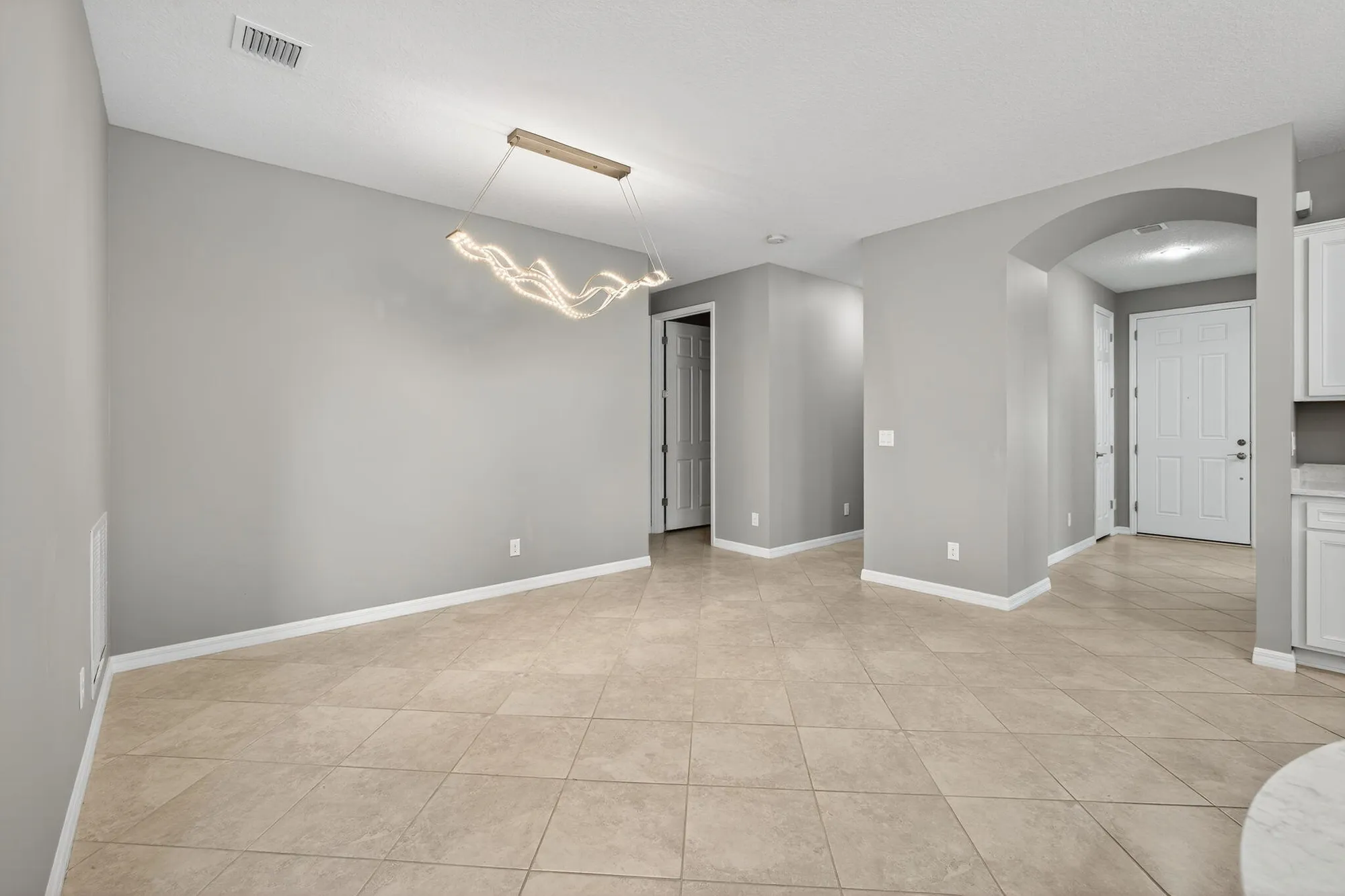 Property Slideshow image 10 of 77 | 194 se courances dr, Port Saint Lucie, FL, 34984