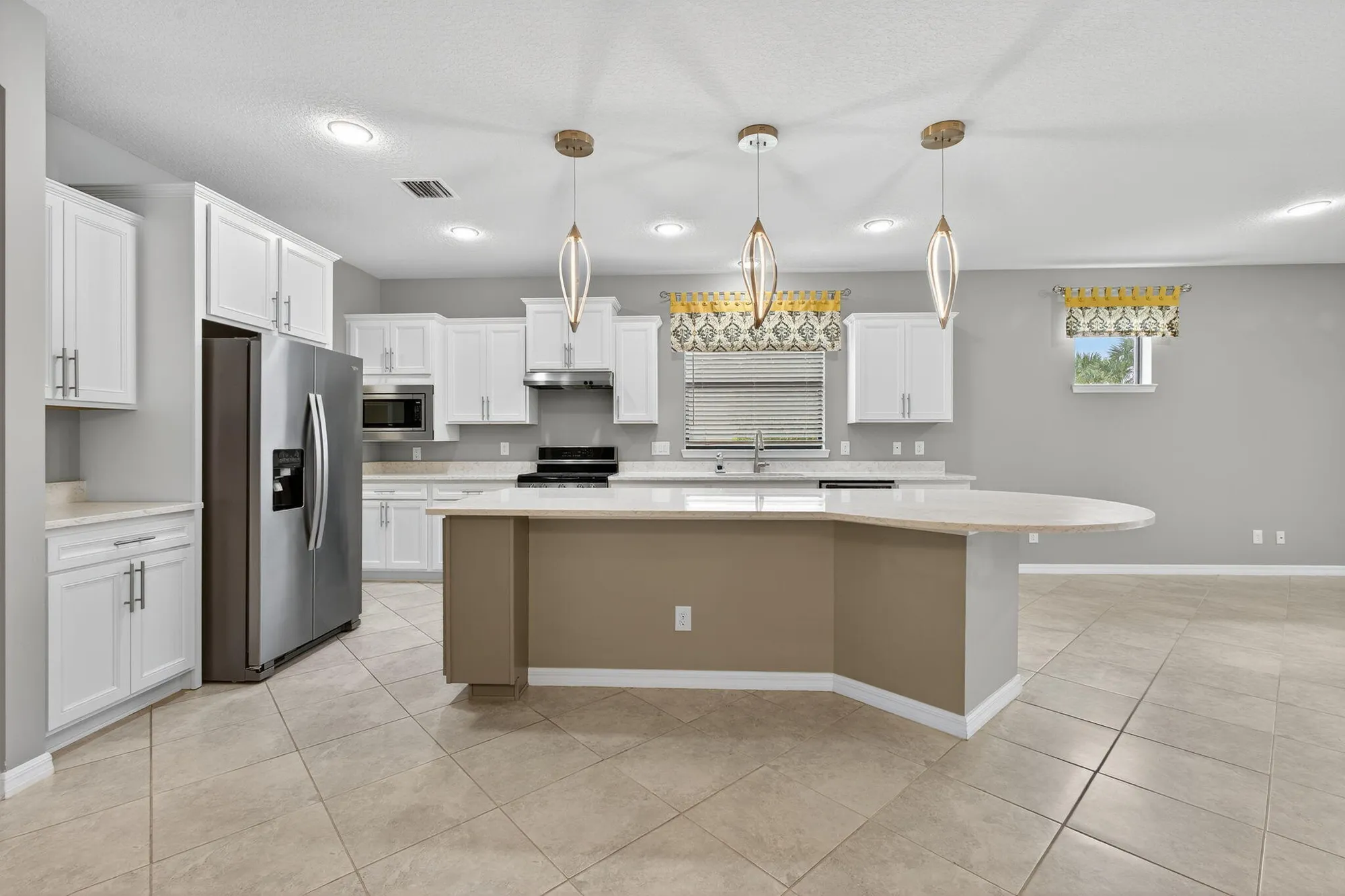 Property Slideshow image 13 of 77 | 194 se courances dr, Port Saint Lucie, FL, 34984