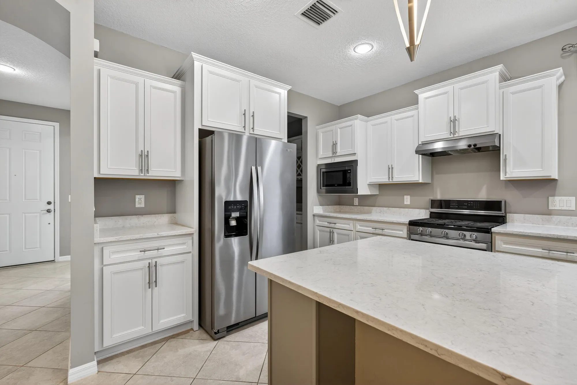 Property Slideshow image 15 of 77 | 194 se courances dr, Port Saint Lucie, FL, 34984