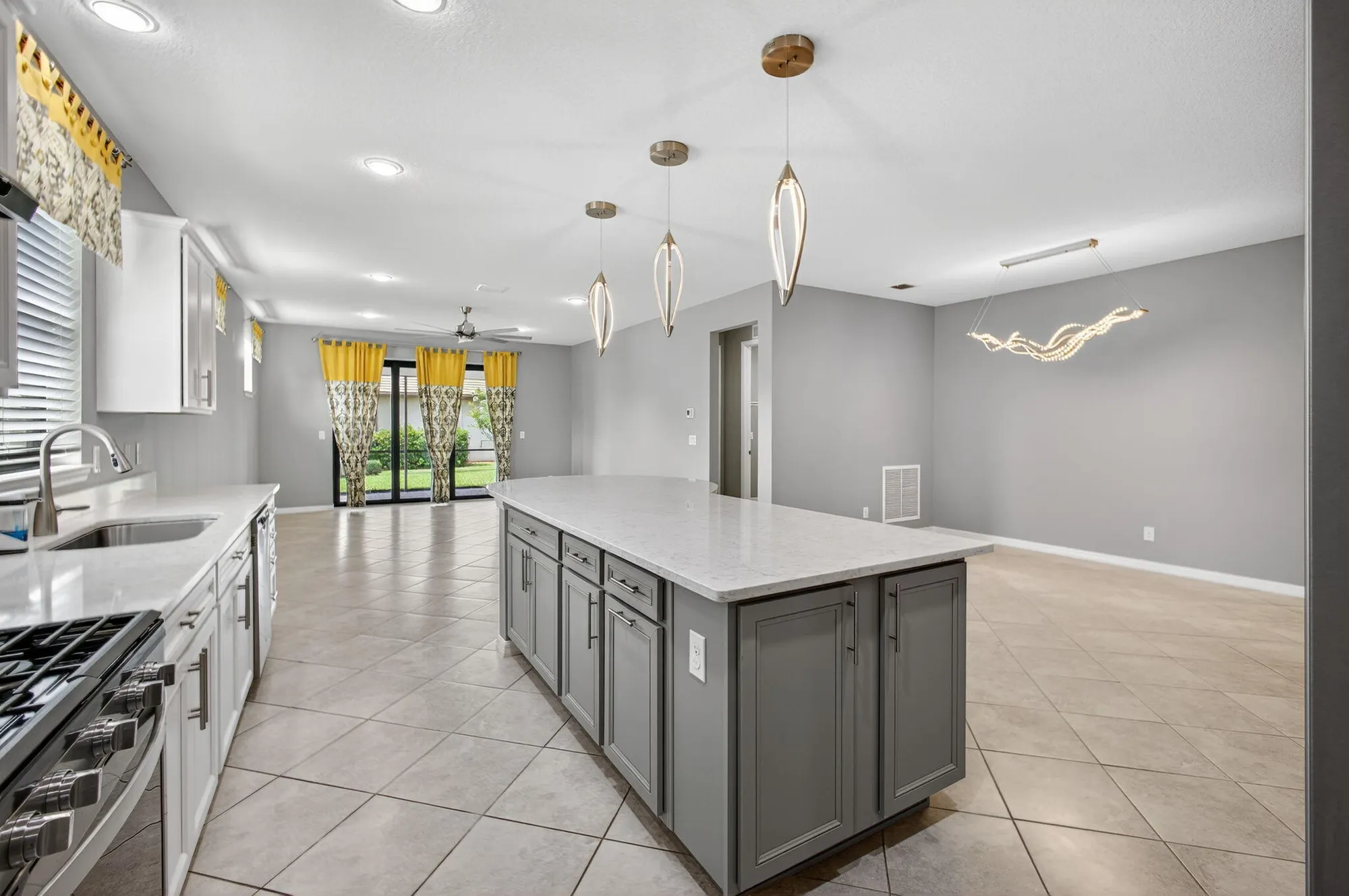 Property Slideshow image 16 of 77 | 194 se courances dr, Port Saint Lucie, FL, 34984