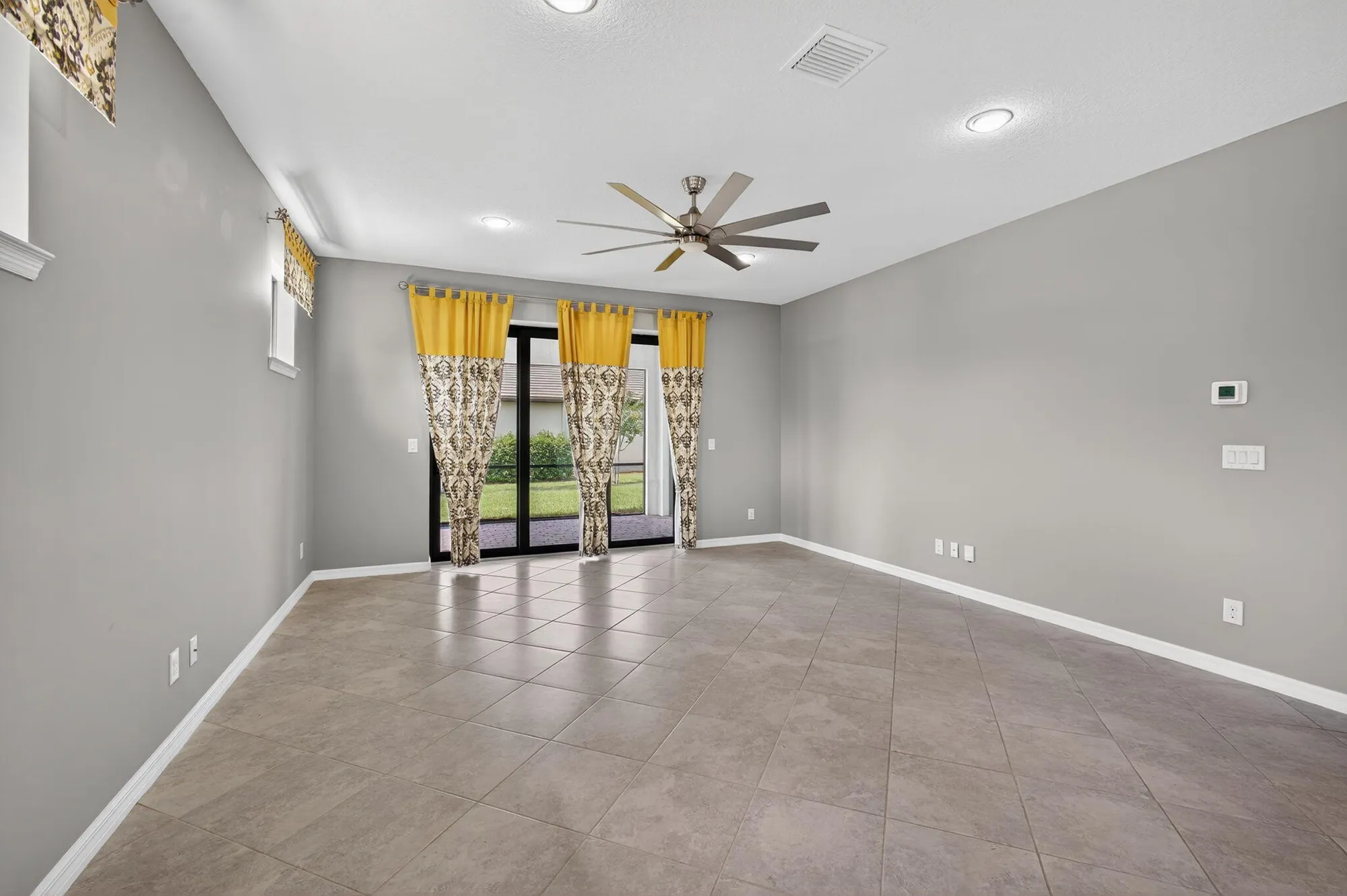 Property Slideshow image 24 of 77 | 194 se courances dr, Port Saint Lucie, FL, 34984