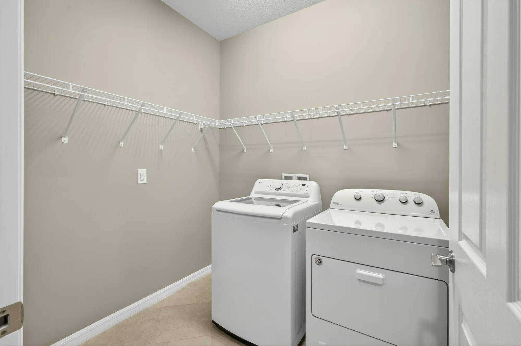 Property Slideshow image 27 of 77 | 194 se courances dr, Port Saint Lucie, FL, 34984