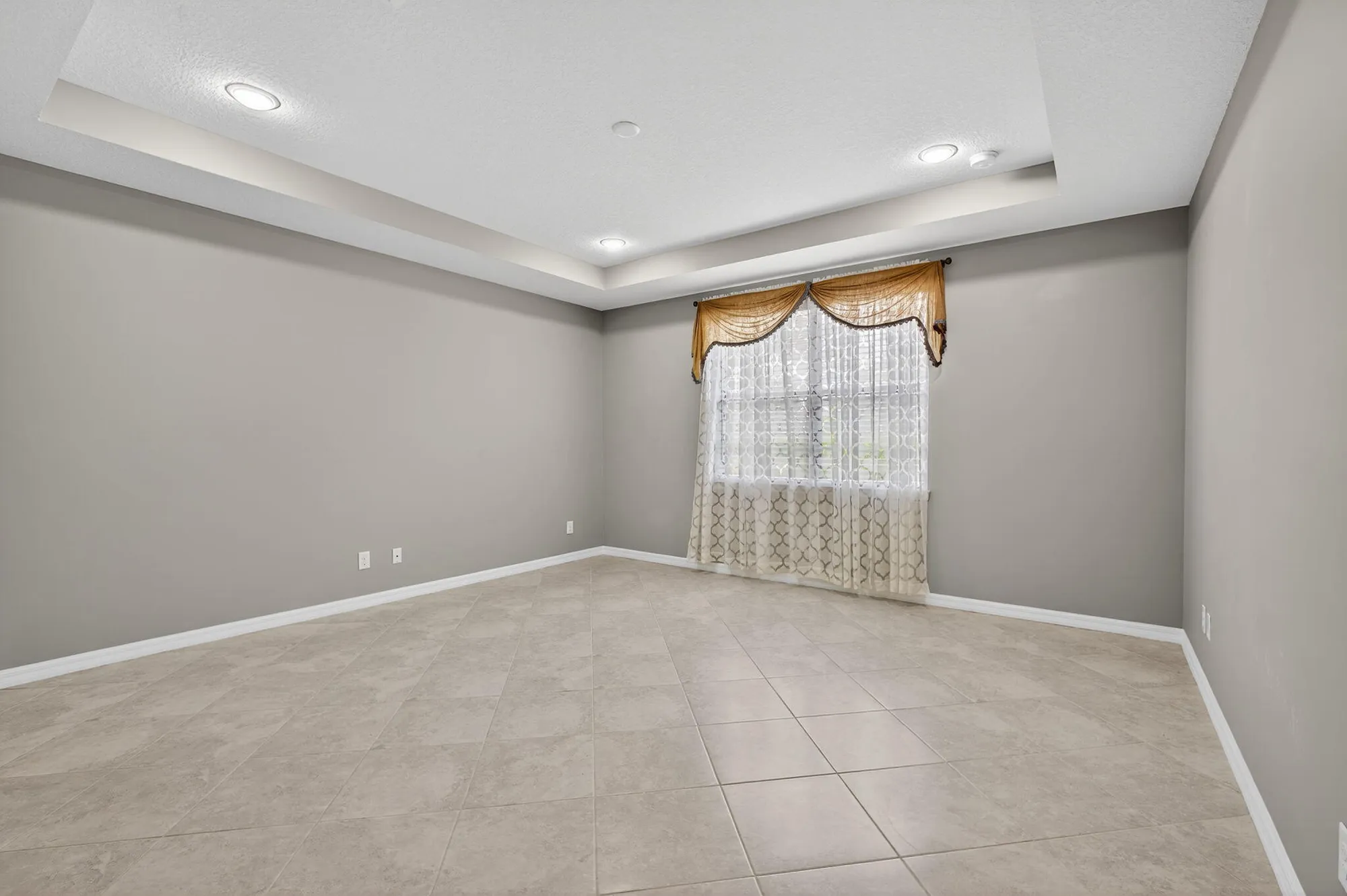 Property Slideshow image 32 of 77 | 194 se courances dr, Port Saint Lucie, FL, 34984