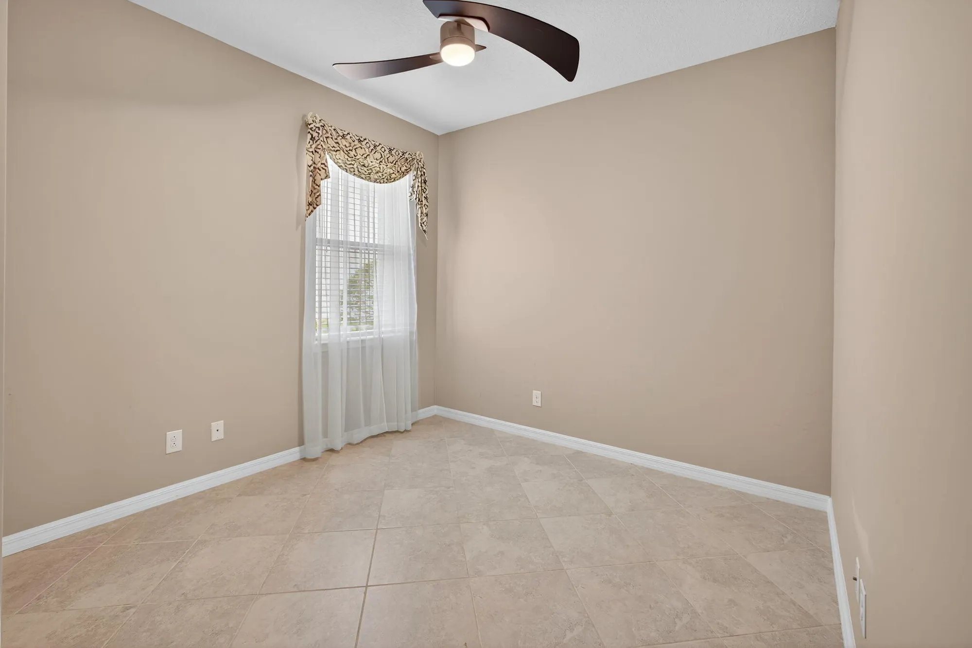 Property Slideshow image 39 of 77 | 194 se courances dr, Port Saint Lucie, FL, 34984