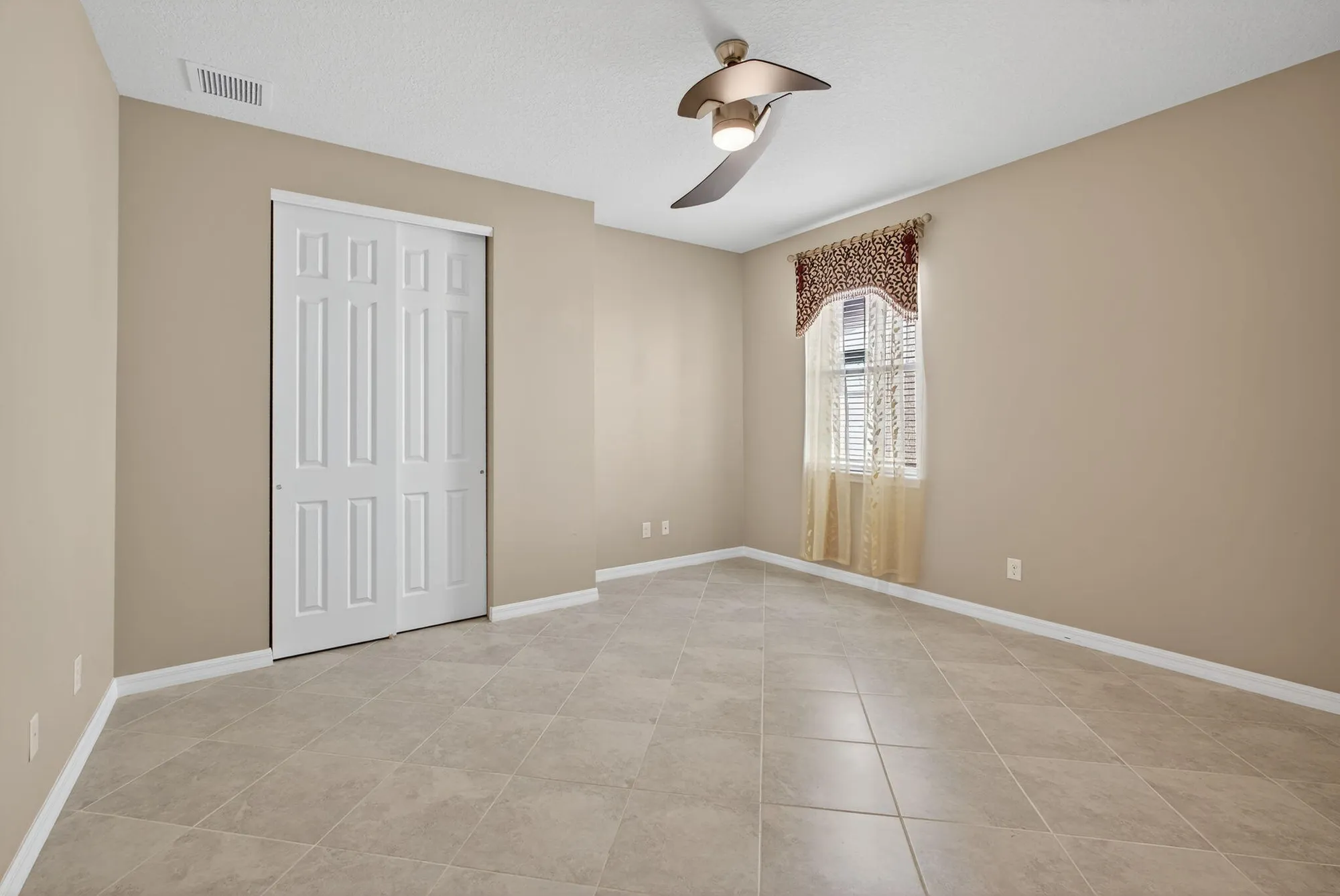 Property Slideshow image 43 of 77 | 194 se courances dr, Port Saint Lucie, FL, 34984