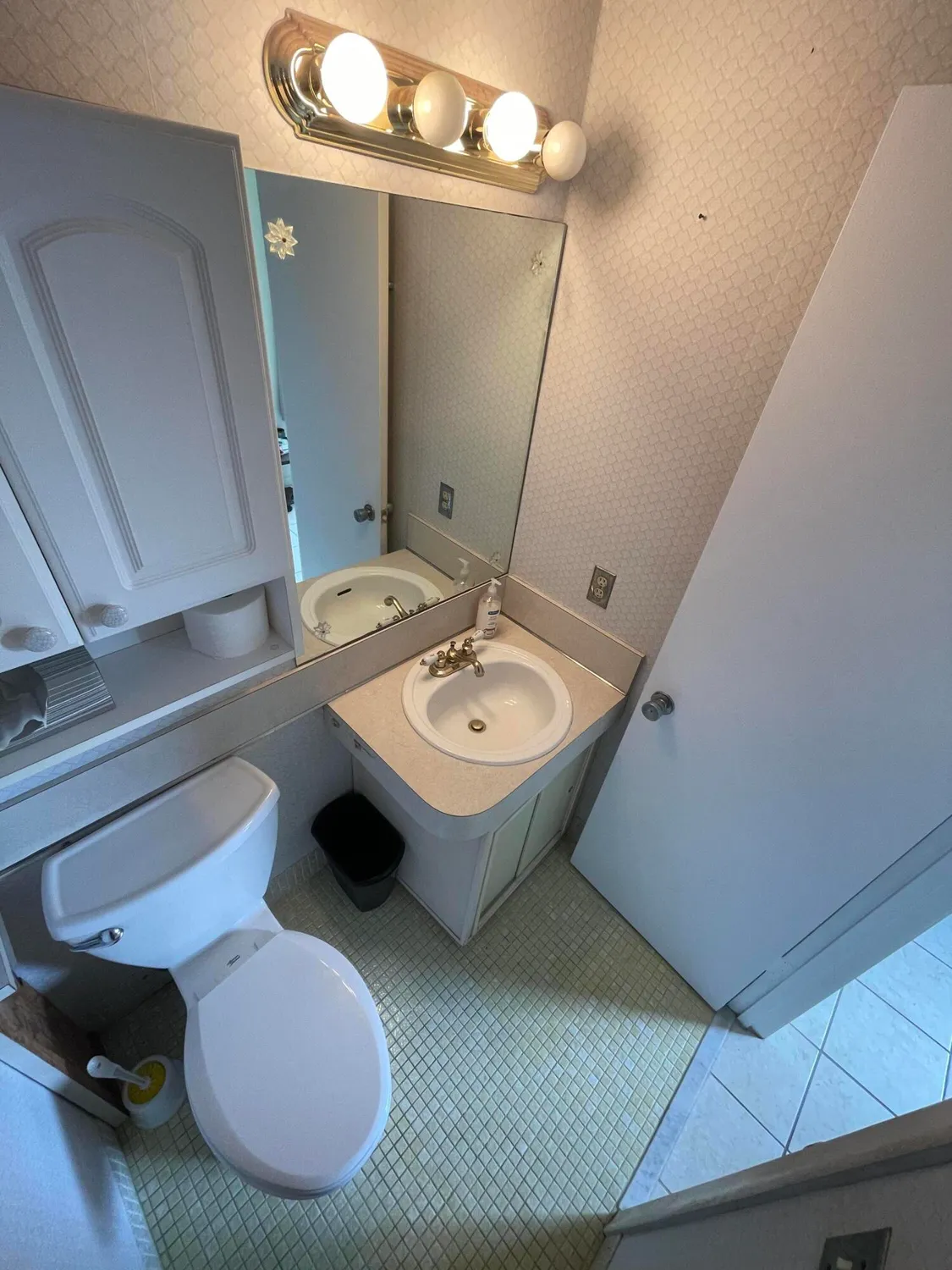 Property Slideshow image 12 of 19 | 113 easthampton e unit e, West Palm Beach, FL, 33417