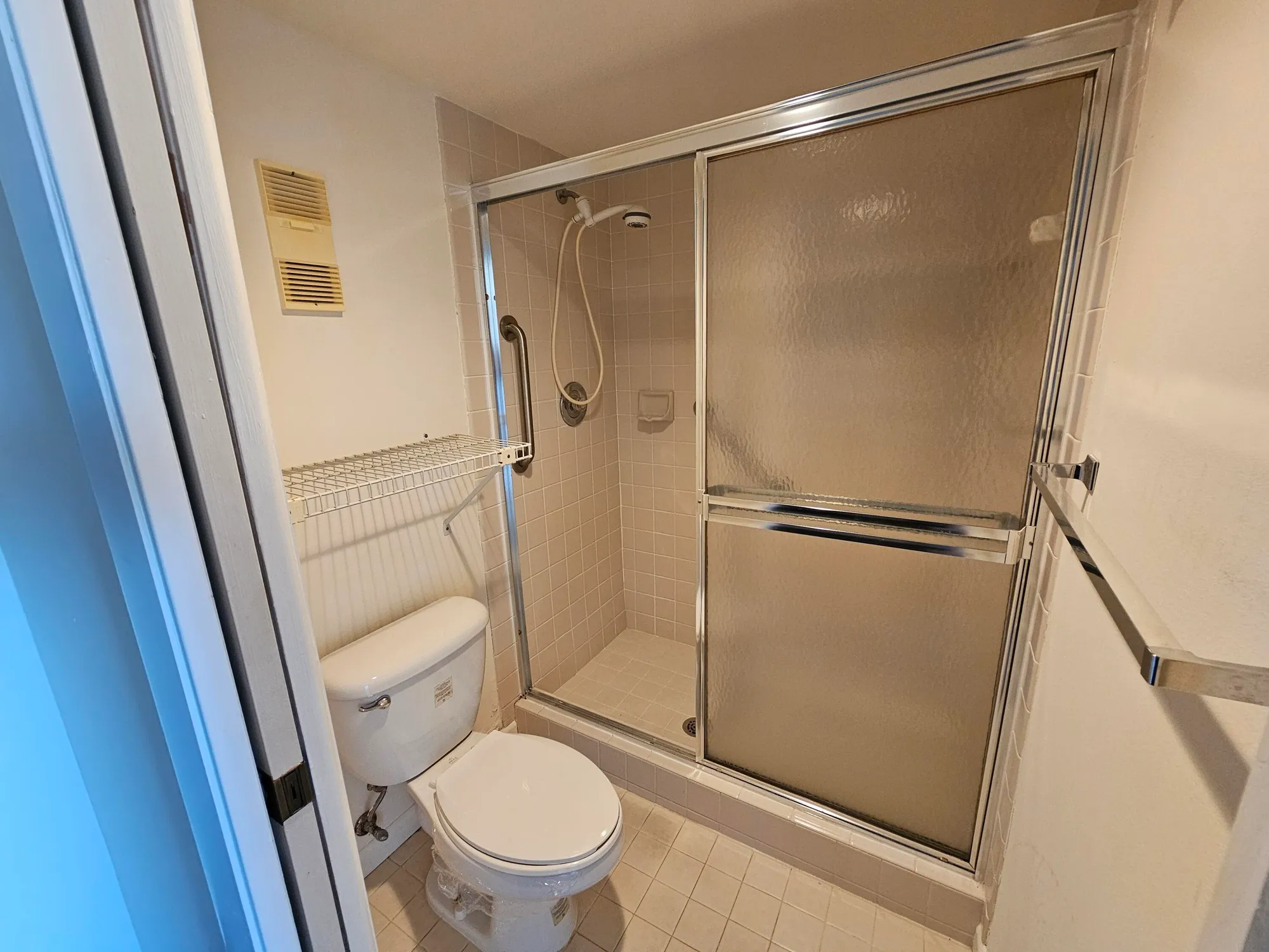 Property Slideshow image 14 of 17 | 4725 lucerne lakes blvd 413, Lake Worth, FL, 33467