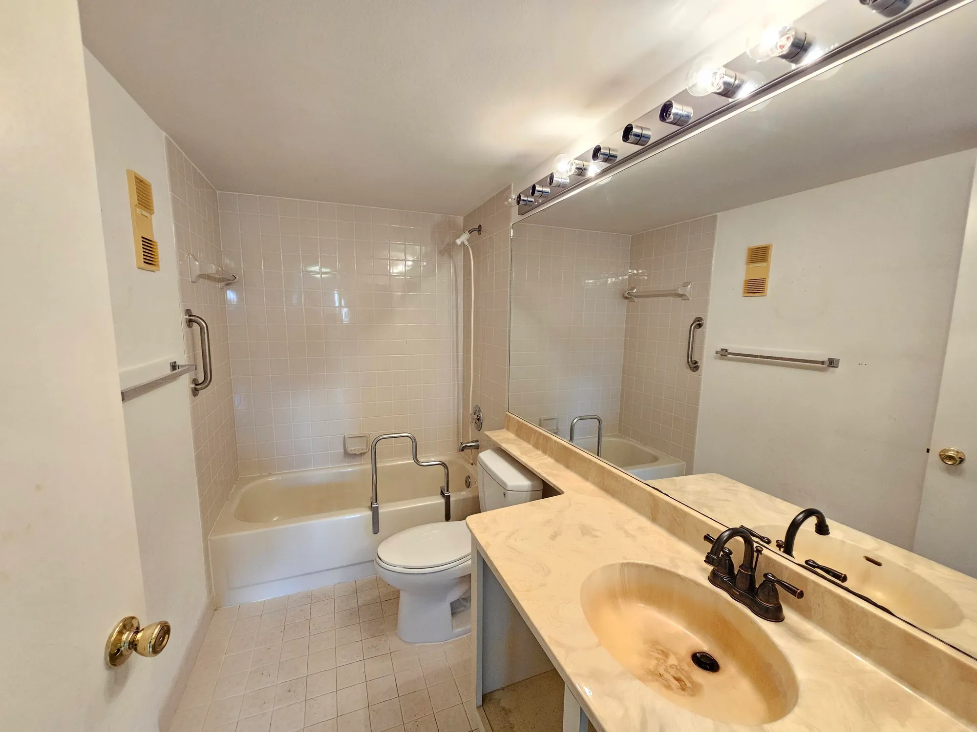 Property Slideshow image 15 of 17 | 4725 lucerne lakes blvd 413, Lake Worth, FL, 33467
