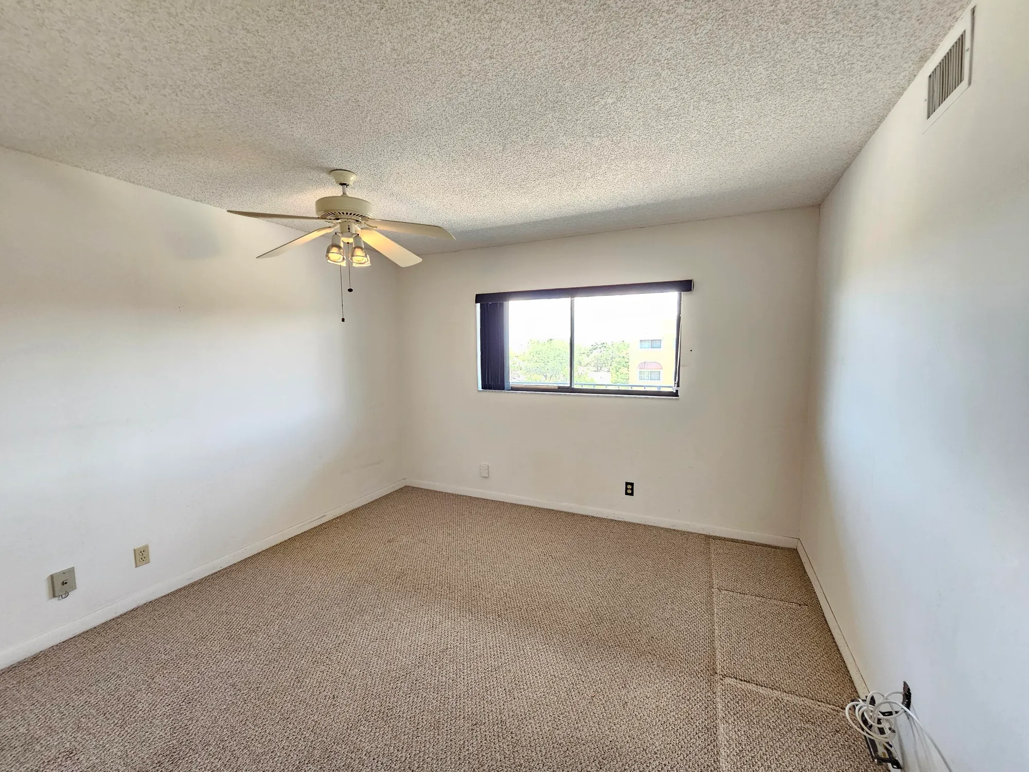 Property Slideshow image 12 of 17 | 4725 lucerne lakes blvd 413, Lake Worth, FL, 33467