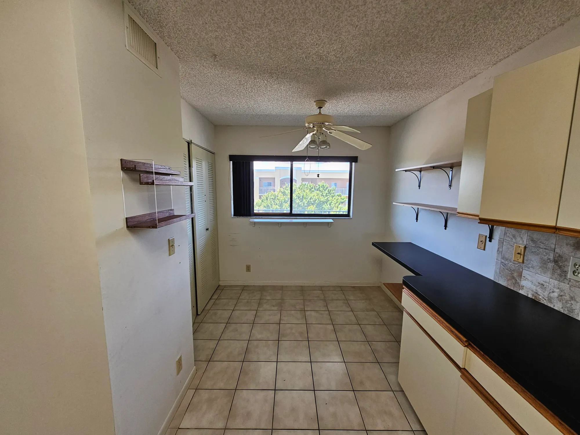 Property Slideshow image 5 of 17 | 4725 lucerne lakes blvd 413, Lake Worth, FL, 33467