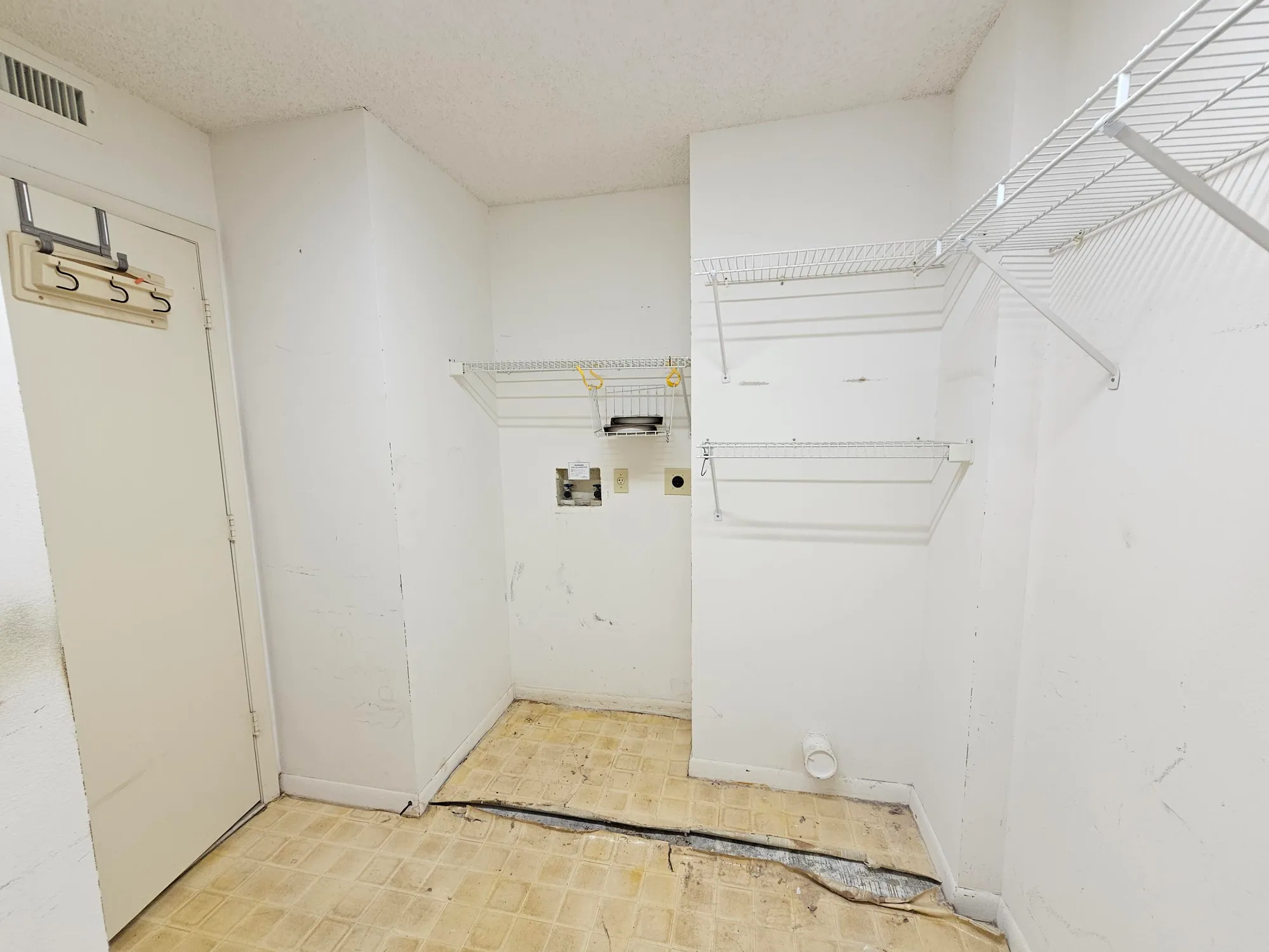 Property Slideshow image 16 of 17 | 4725 lucerne lakes blvd 413, Lake Worth, FL, 33467