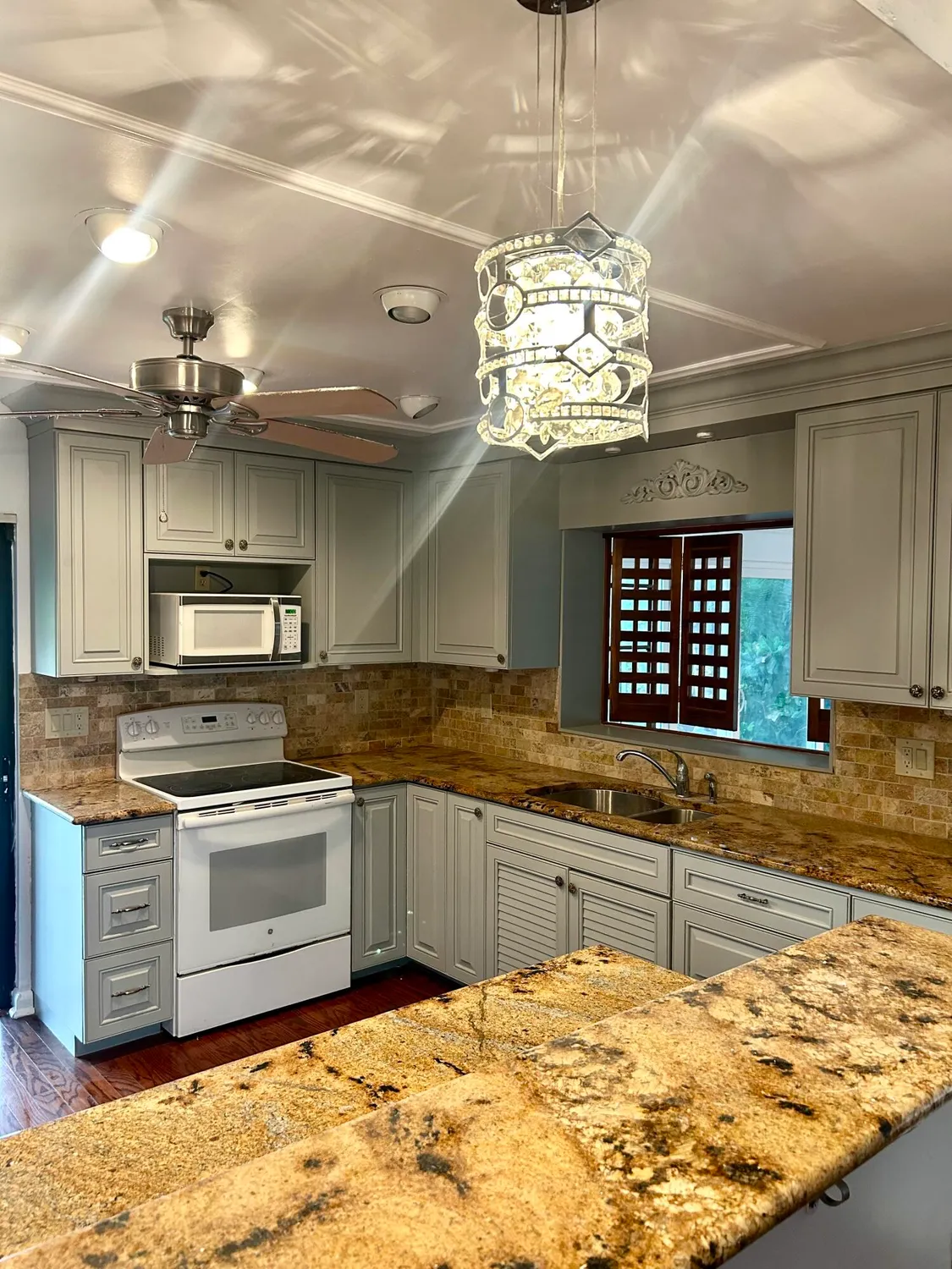 Property Slideshow image 9 of 15 | 5657 lakeview mews dr, Boynton Beach, FL, 33437