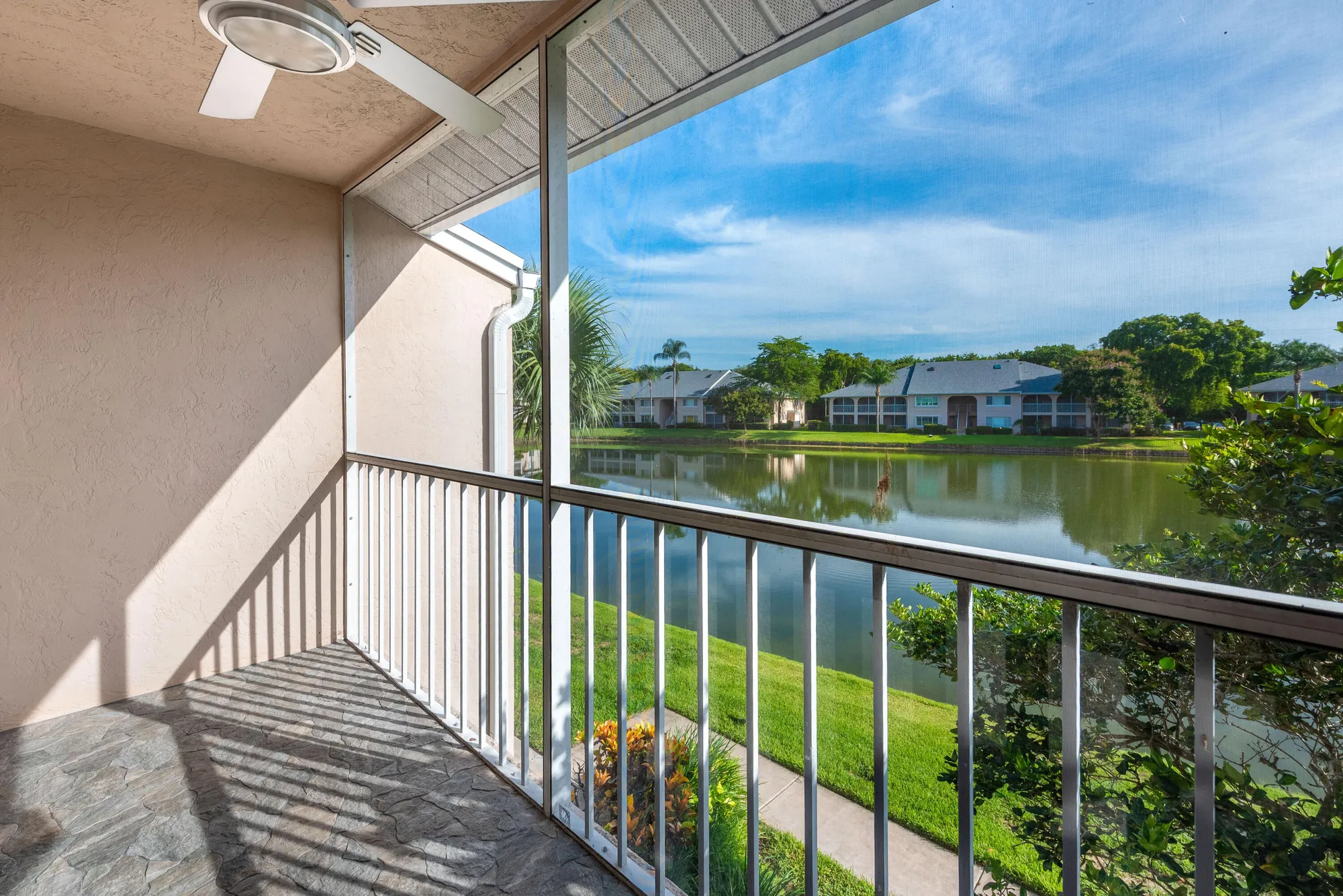 Property Slideshow image 10 of 28 | 13870 oneida dr h2, Delray Beach, FL, 33446