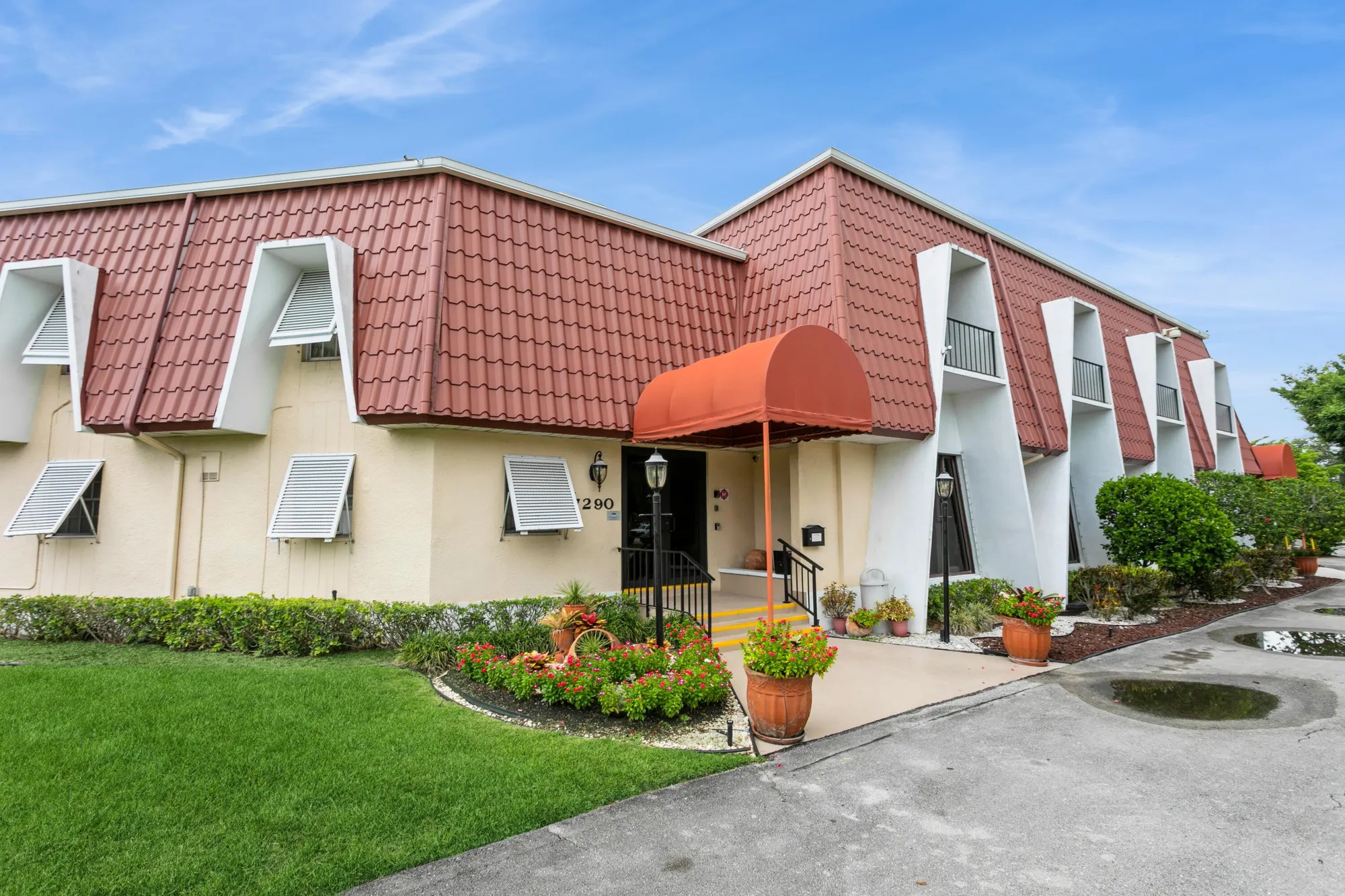 Property Slideshow image 28 of 44 | 882 worcester ln a, Lake Worth, FL, 33467