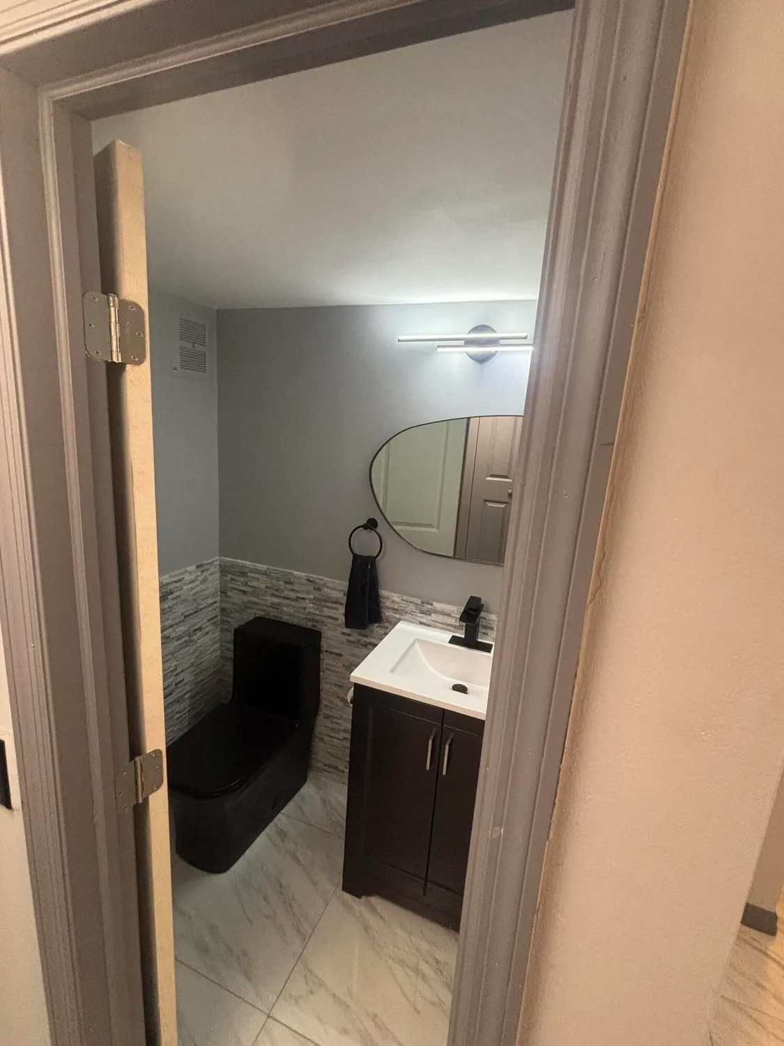 Property Slideshow image 15 of 23 | 403 windsor r, West Palm Beach, FL, 33417