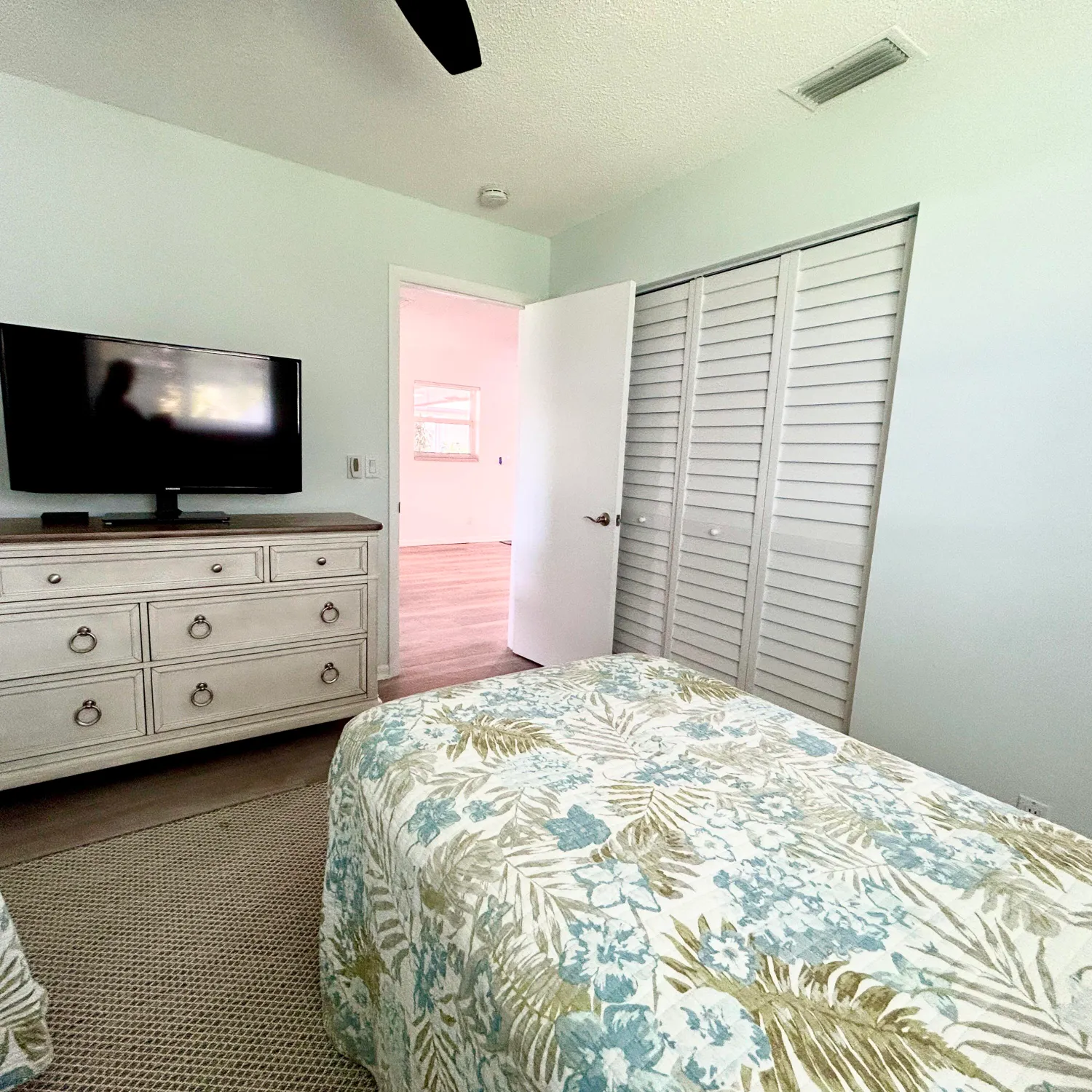 Property Slideshow image 16 of 28 | 715 whippoorwill ln, Delray Beach, FL, 33445