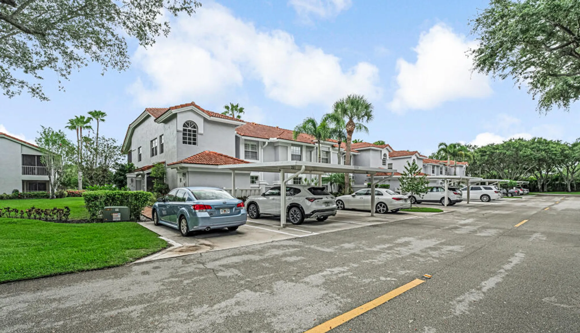 Property Slideshow image 9 of 40 | 7372 lake meadow way 101, Boynton Beach, FL, 33437