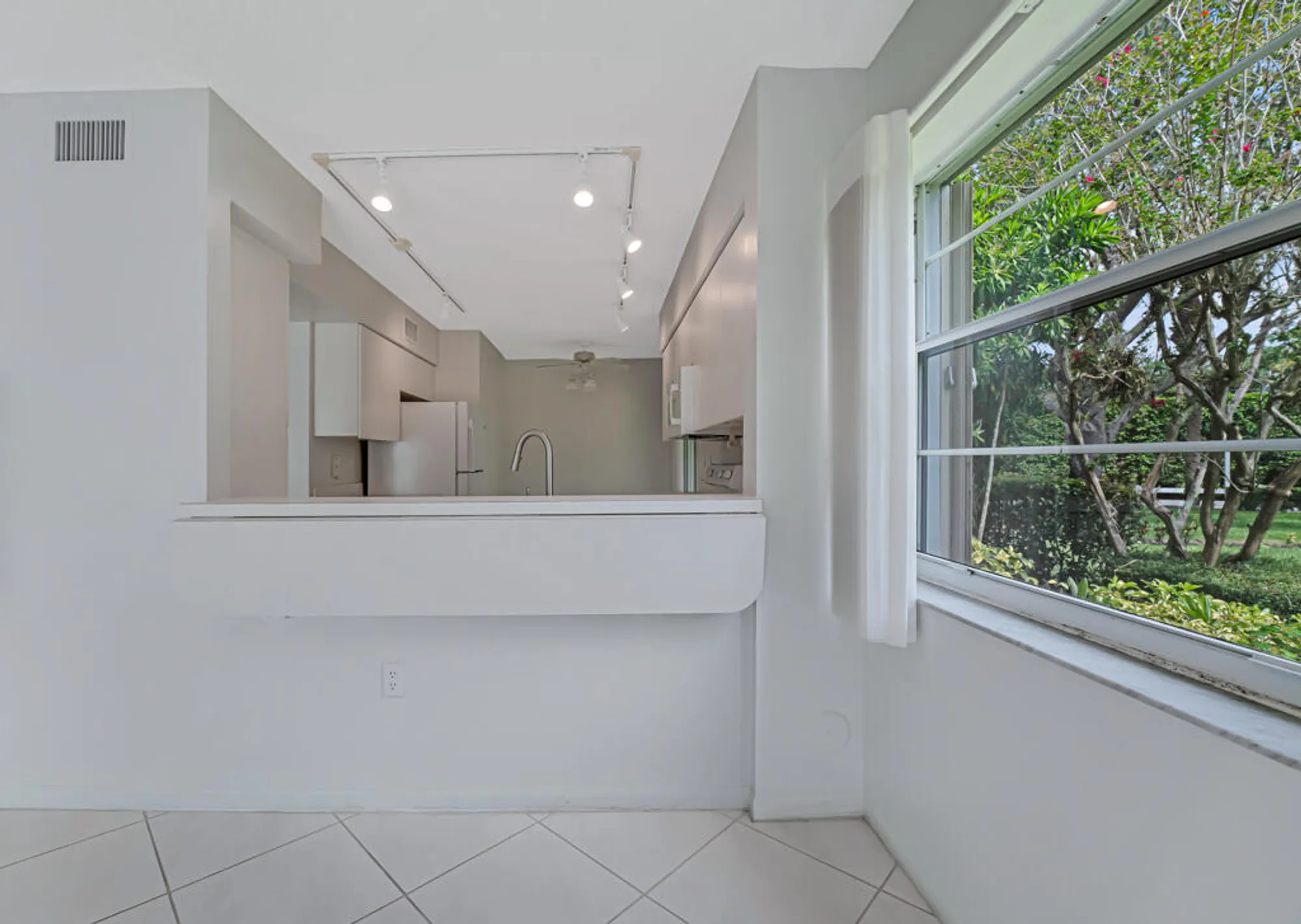 Property Slideshow image 27 of 40 | 7372 lake meadow way 101, Boynton Beach, FL, 33437