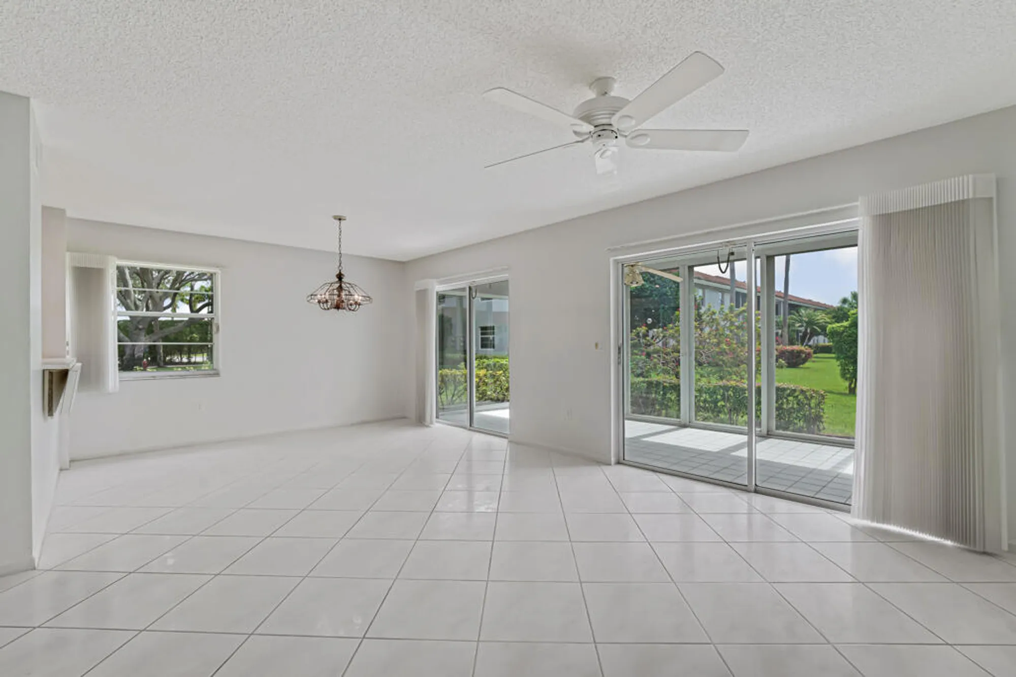 Property Slideshow image 2 of 40 | 7372 lake meadow way 101, Boynton Beach, FL, 33437