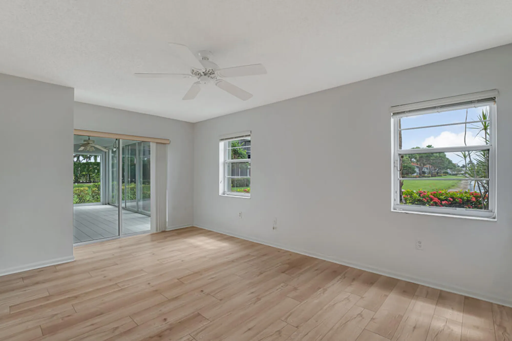 Property Slideshow image 16 of 40 | 7372 lake meadow way 101, Boynton Beach, FL, 33437