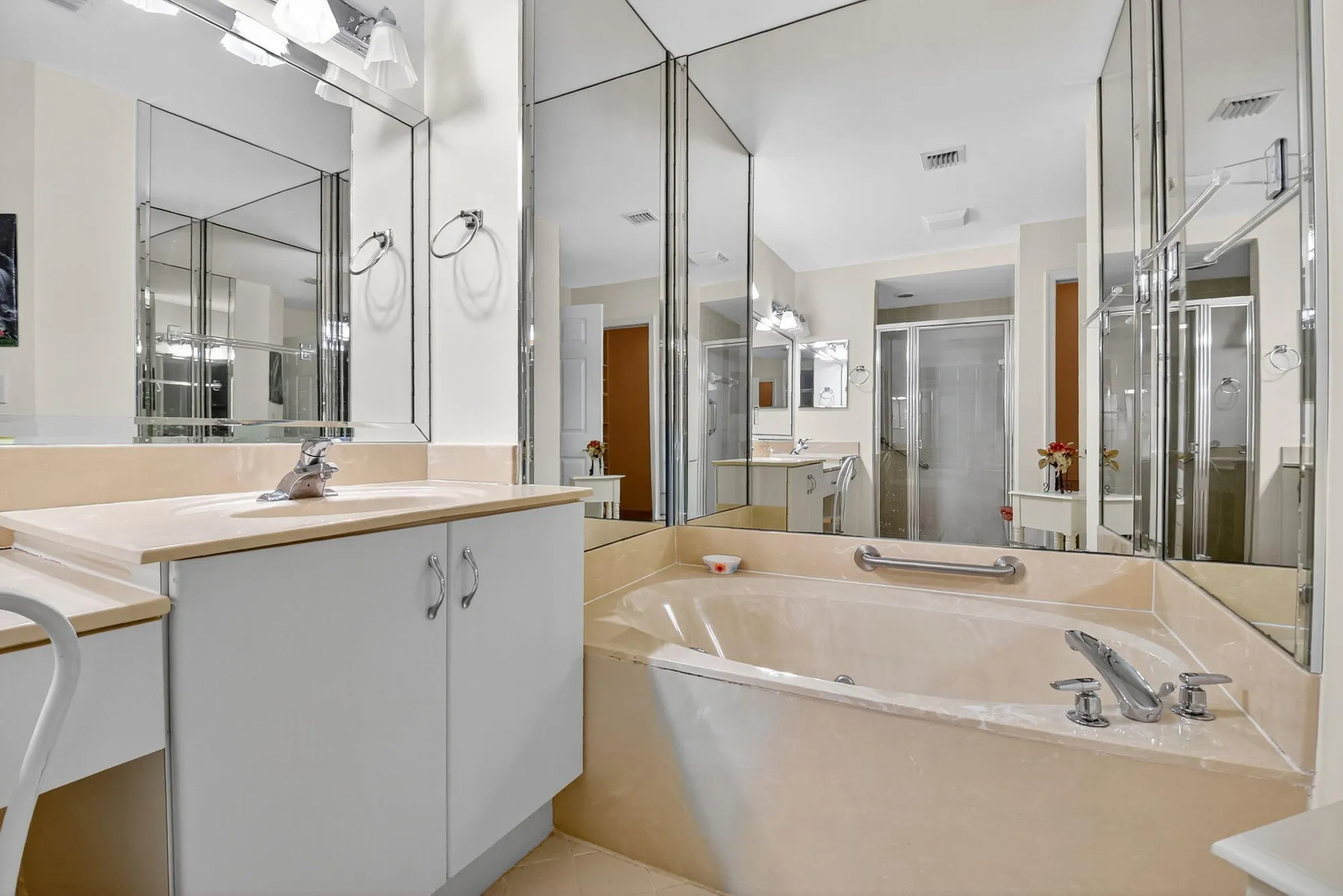 Property Slideshow image 36 of 65 | 12447 crystal pointe dr unit 101, Boynton Beach, FL, 33437