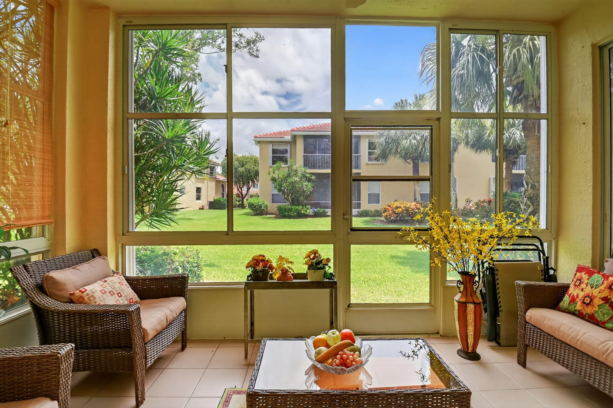 Property Slideshow image 11 of 65 | 12447 crystal pointe dr unit 101, Boynton Beach, FL, 33437