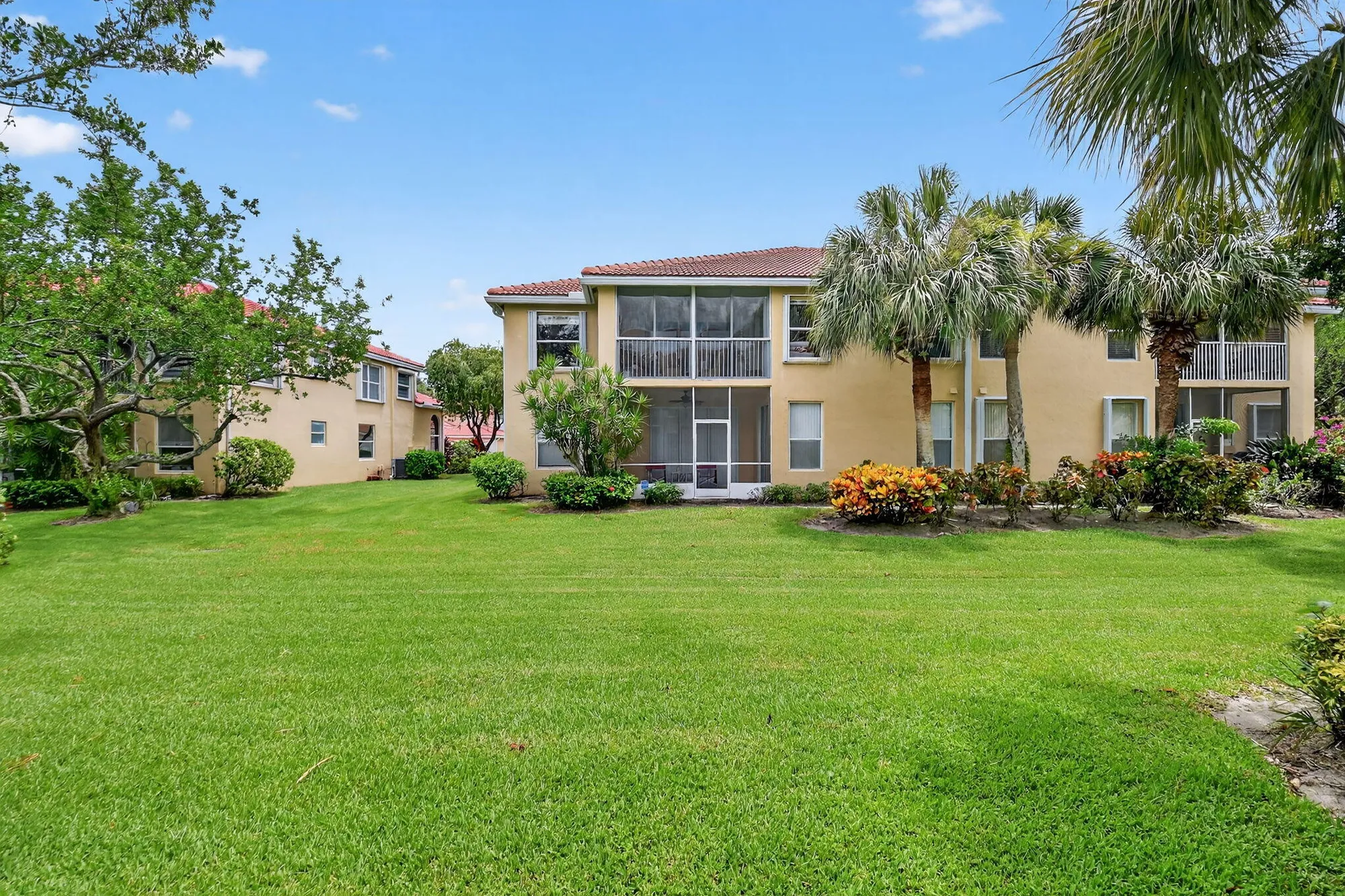 Property Slideshow image 7 of 65 | 12447 crystal pointe dr unit 101, Boynton Beach, FL, 33437