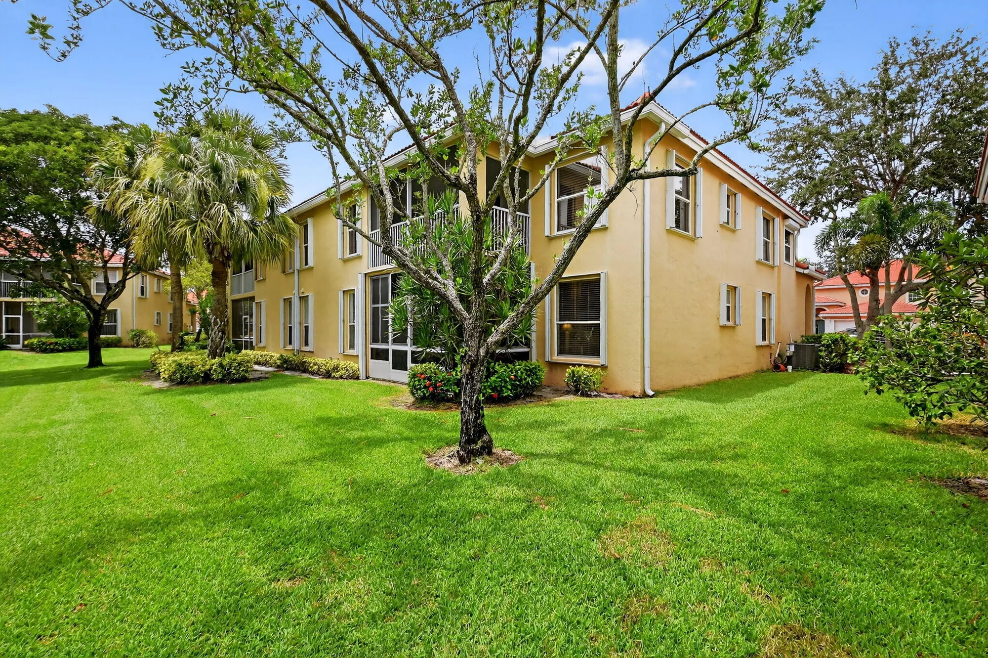 Property Slideshow image 6 of 65 | 12447 crystal pointe dr unit 101, Boynton Beach, FL, 33437