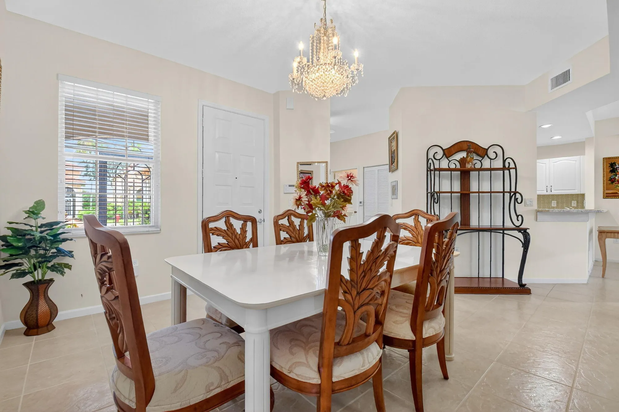 Property Slideshow image 15 of 65 | 12447 crystal pointe dr unit 101, Boynton Beach, FL, 33437