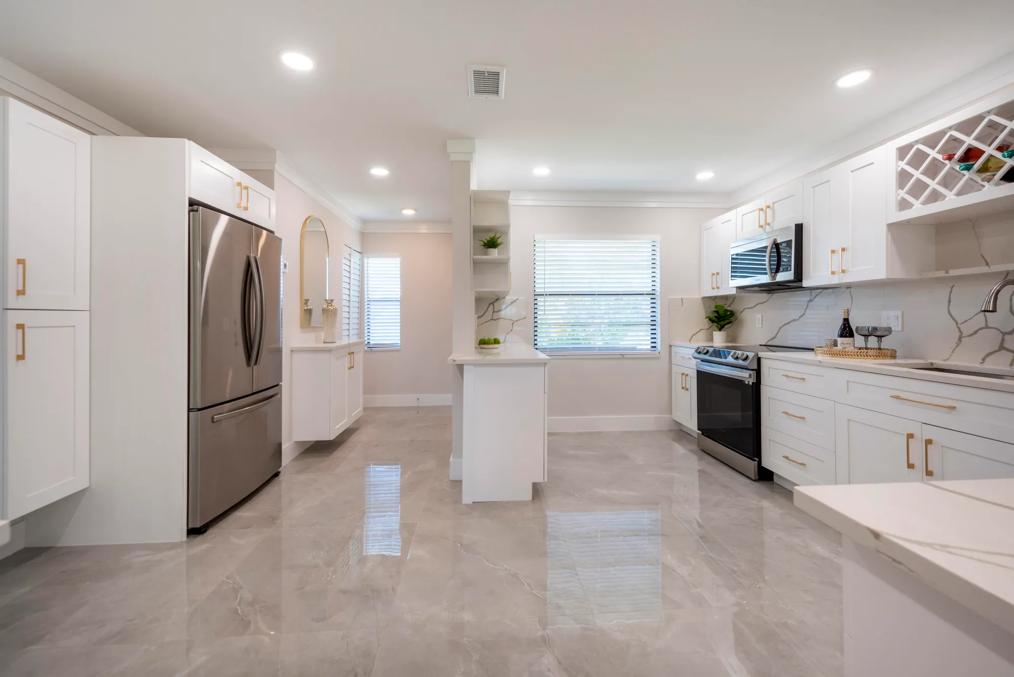 Property Slideshow image 8 of 22 | 7920 eastlake dr apt 19f, Boca Raton, FL, 33433