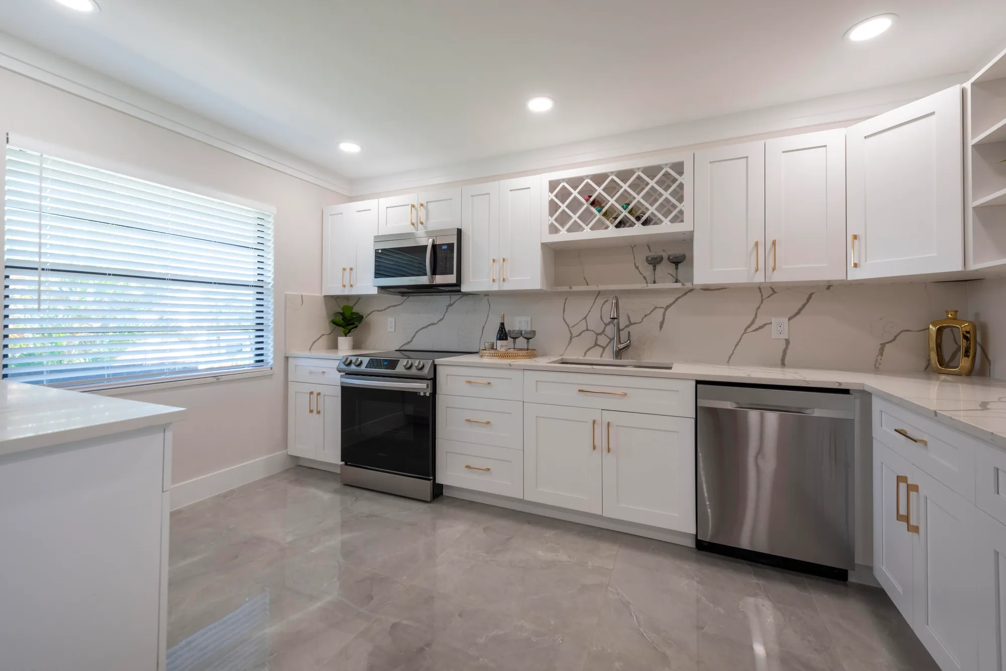 Property Slideshow image 6 of 22 | 7920 eastlake dr apt 19f, Boca Raton, FL, 33433