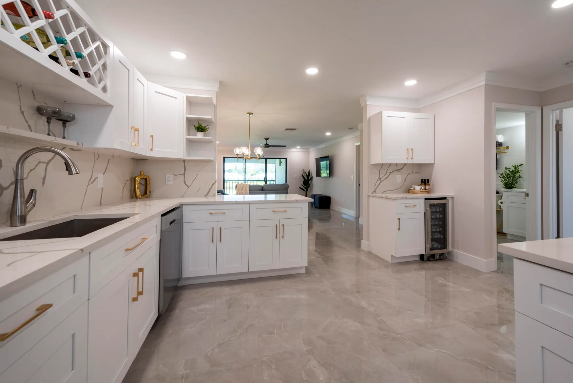 Property Slideshow image 7 of 22 | 7920 eastlake dr apt 19f, Boca Raton, FL, 33433