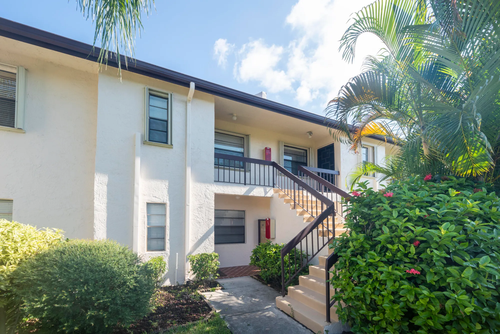Property Slideshow image 1 of 22 | 7920 eastlake dr apt 19f, Boca Raton, FL, 33433