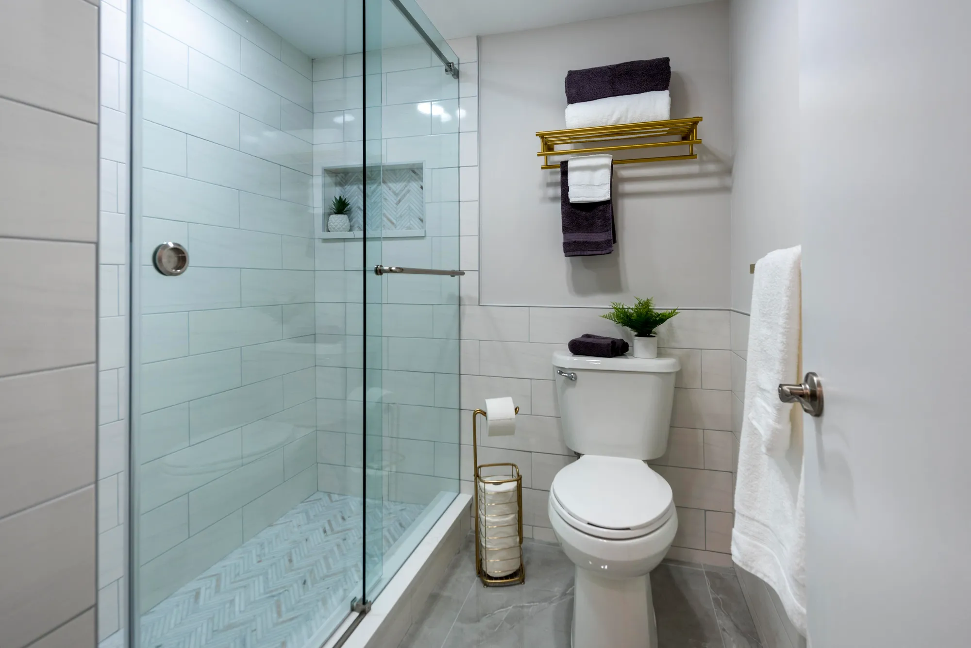 Property Slideshow image 20 of 22 | 7920 eastlake dr apt 19f, Boca Raton, FL, 33433