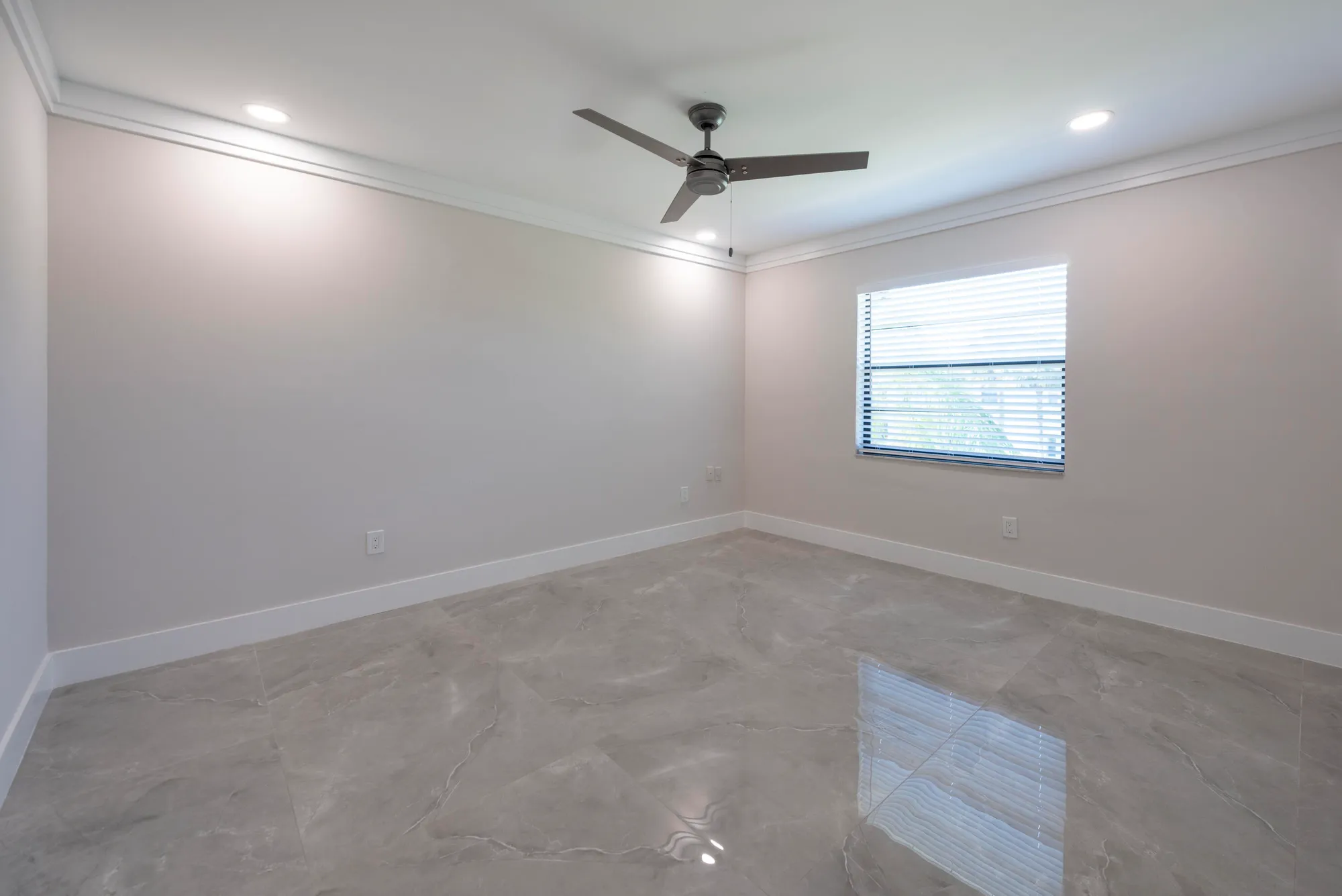 Property Slideshow image 12 of 22 | 7920 eastlake dr apt 19f, Boca Raton, FL, 33433