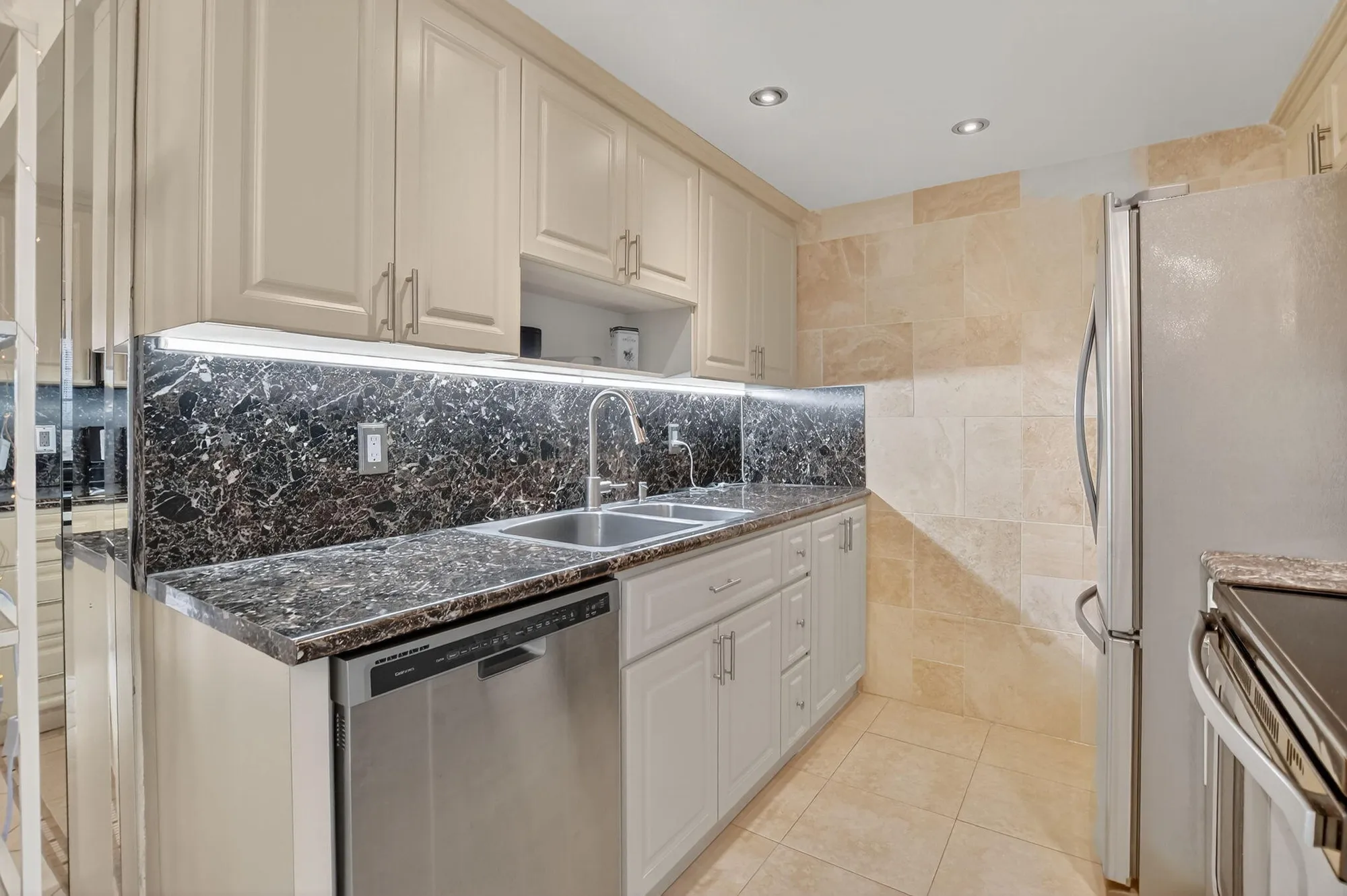 Property Slideshow image 10 of 77 | 3153 cambridge g, Deerfield Beach, FL, 33442