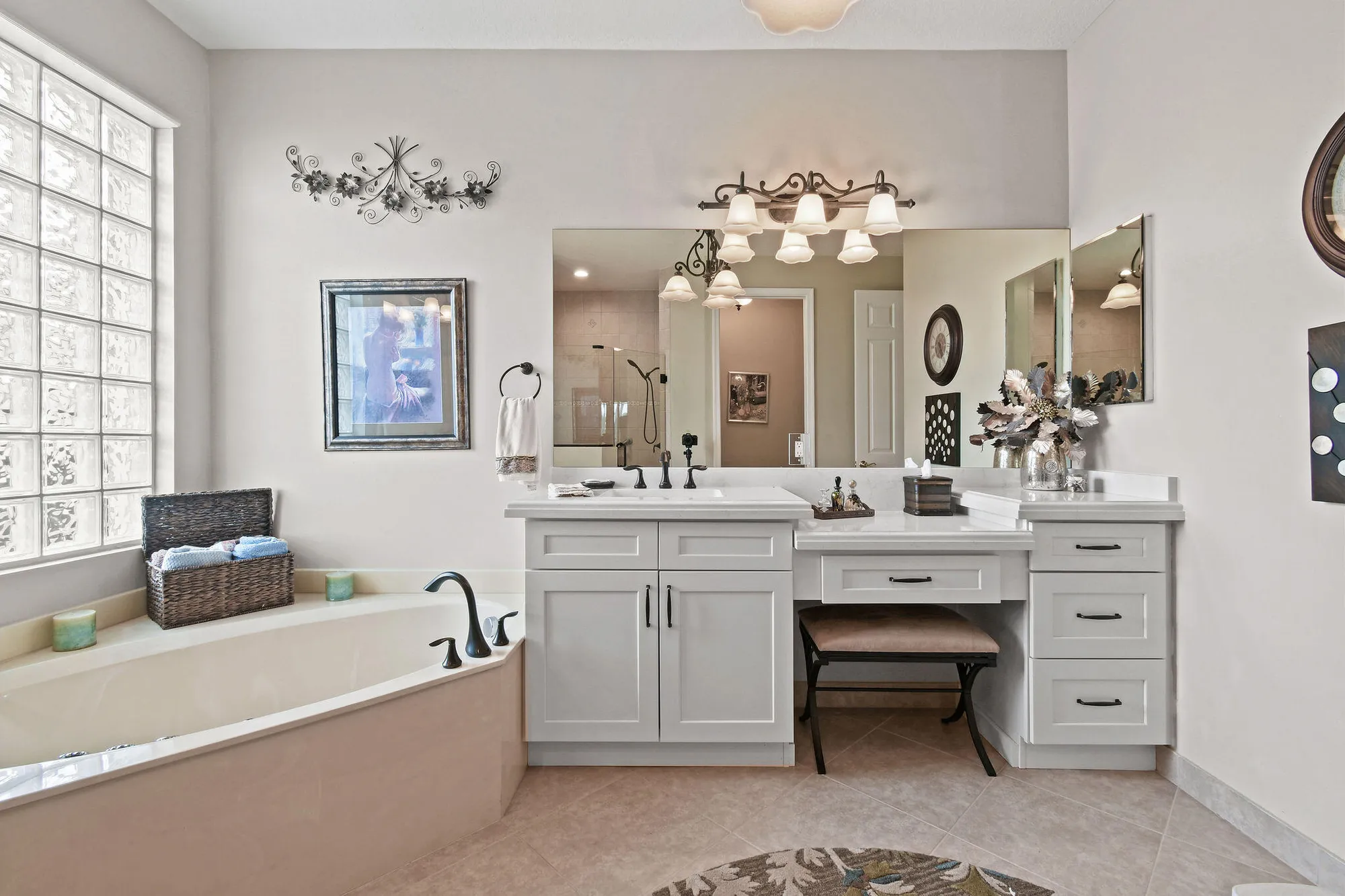 Property Slideshow image 10 of 19 | 307 nw bayside ct, Port Saint Lucie, FL, 34986