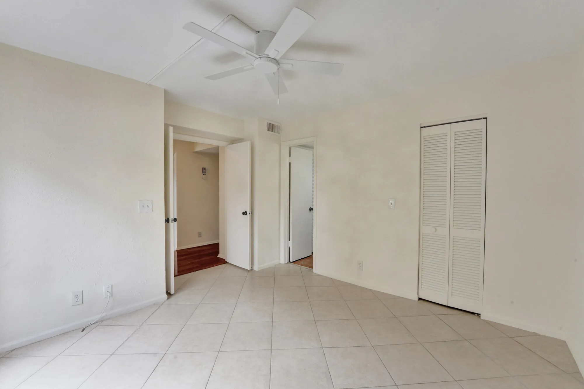 Property Slideshow image 31 of 60 | 5306 cedar lake dr 201, Boynton Beach, FL, 33437