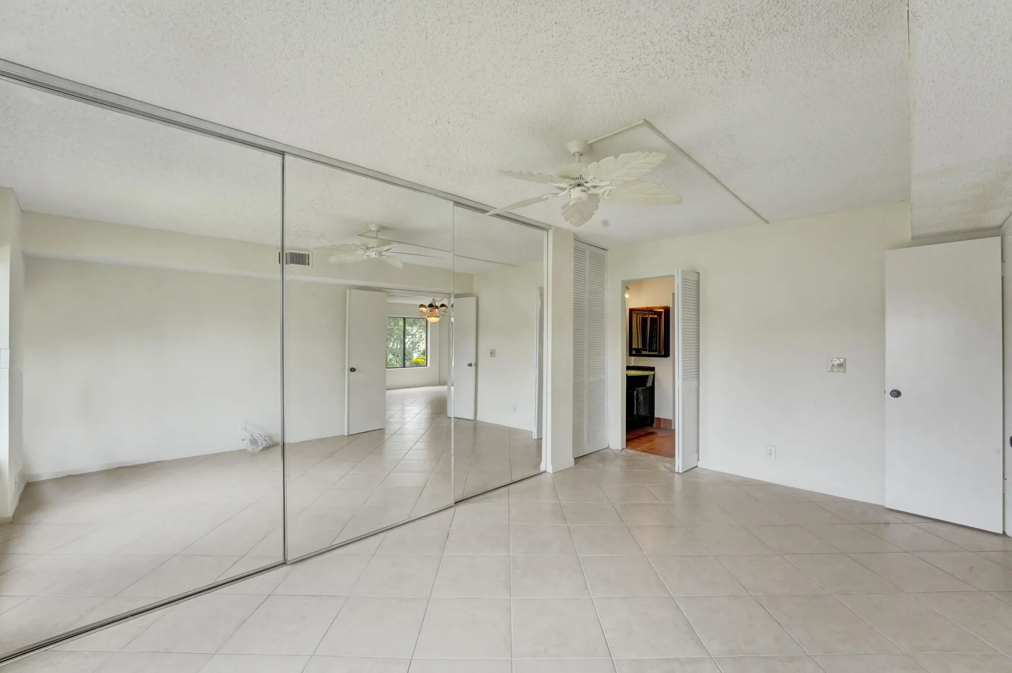 Property Slideshow image 19 of 60 | 5306 cedar lake dr 201, Boynton Beach, FL, 33437