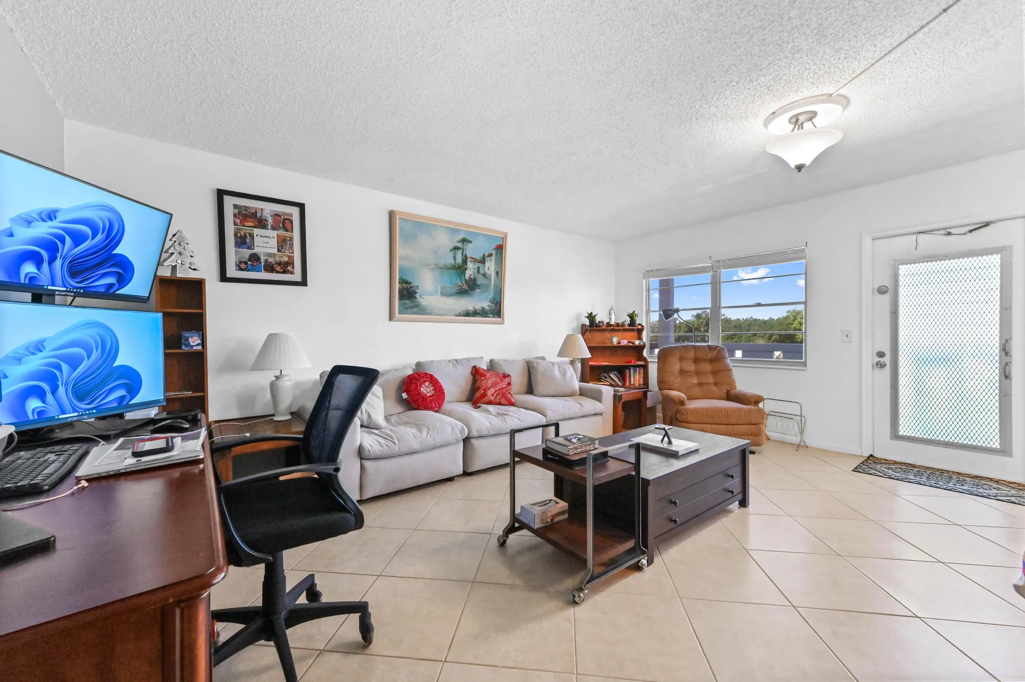 Property Slideshow image 5 of 52 | 4031 lyndhurst j, Deerfield Beach, FL, 33442