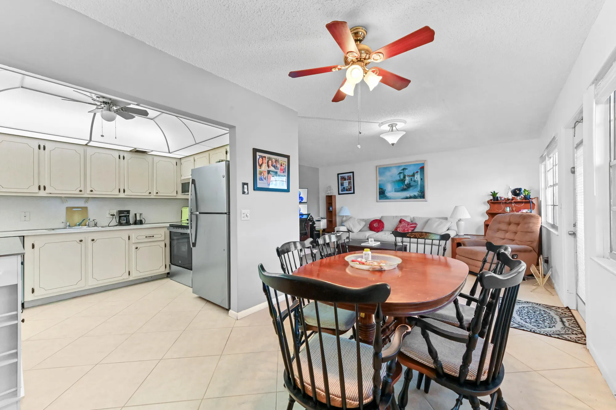Property Slideshow image 8 of 52 | 4031 lyndhurst j, Deerfield Beach, FL, 33442