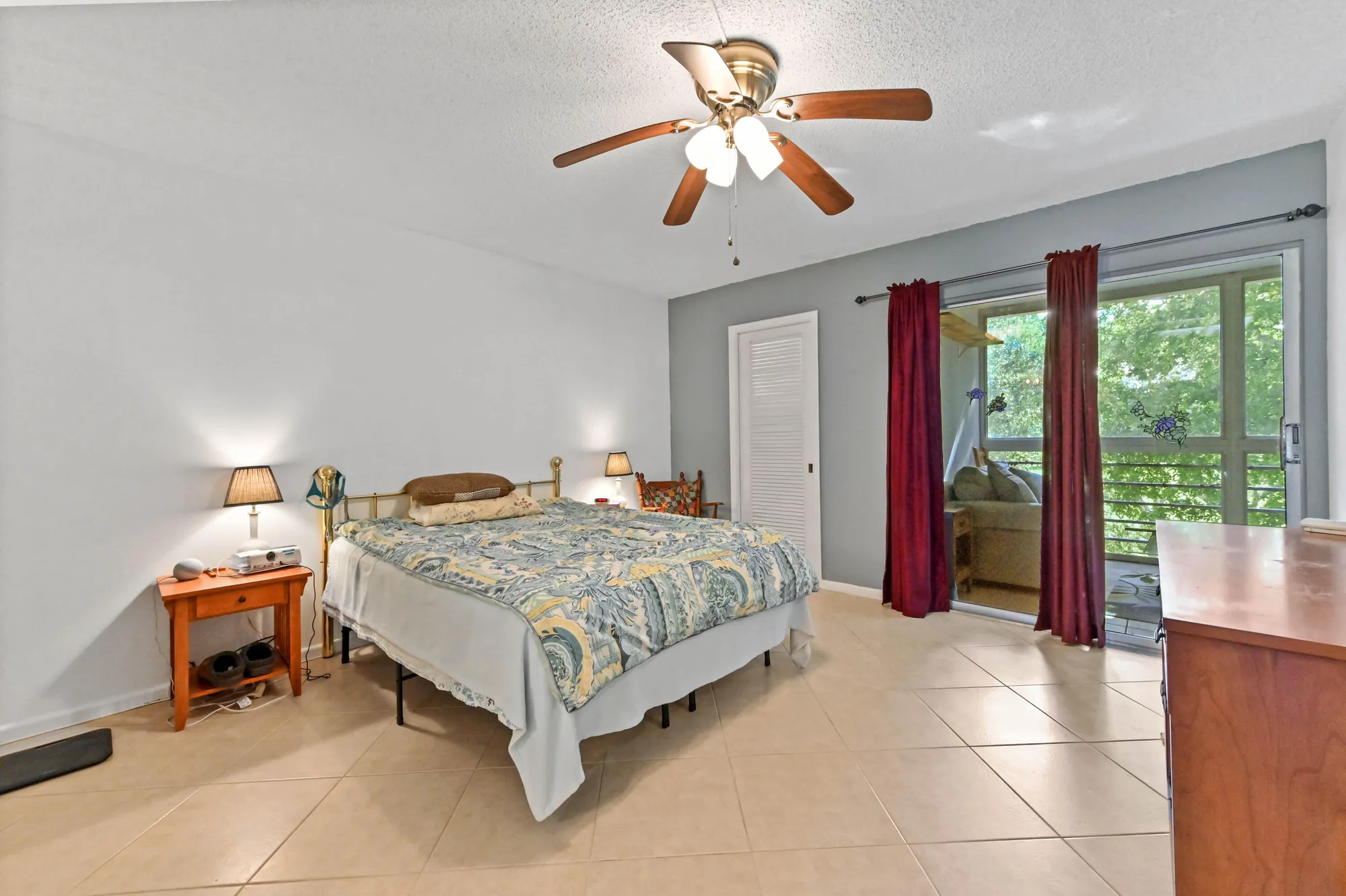 Property Slideshow image 12 of 52 | 4031 lyndhurst j, Deerfield Beach, FL, 33442