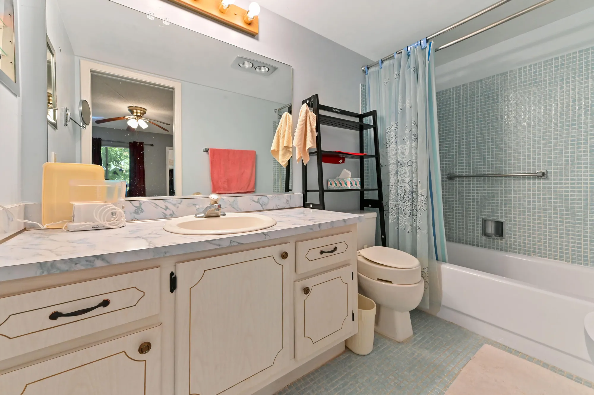 Property Slideshow image 16 of 52 | 4031 lyndhurst j, Deerfield Beach, FL, 33442