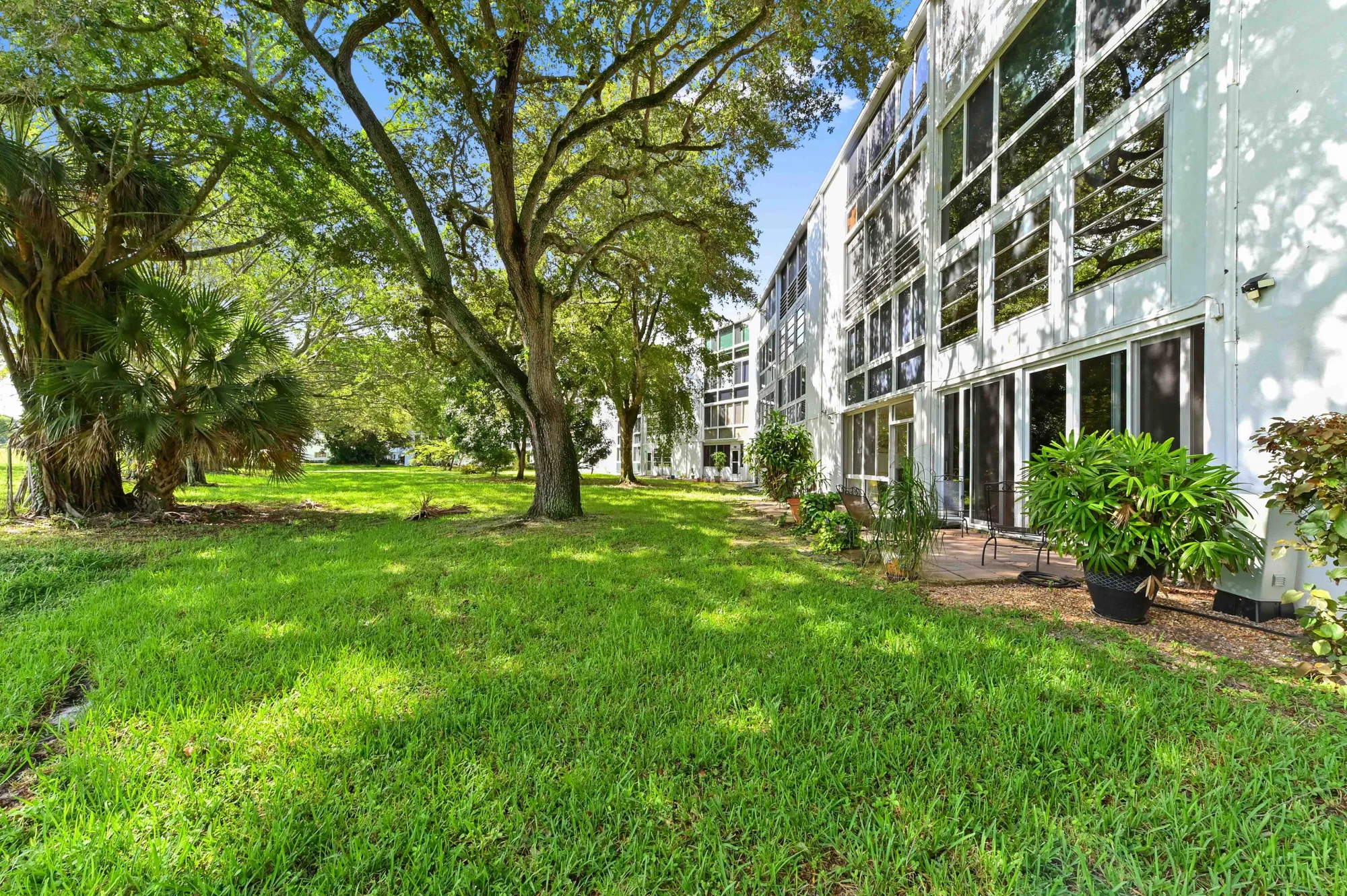 Property Slideshow image 24 of 52 | 4031 lyndhurst j, Deerfield Beach, FL, 33442