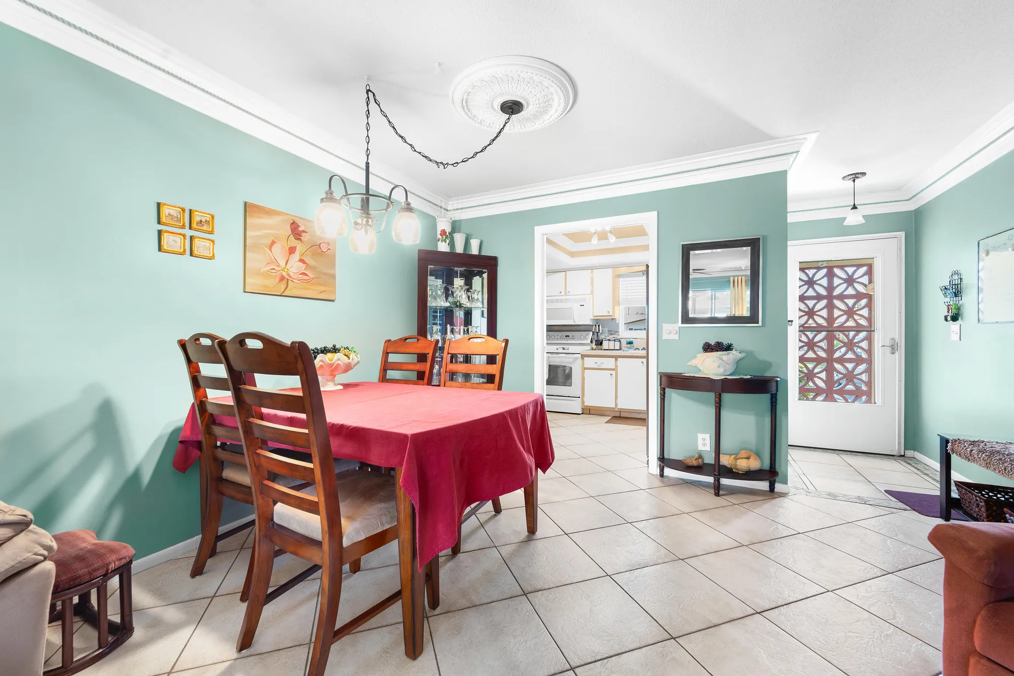 Property Slideshow image 6 of 21 | 2990 crosley dr d, West Palm Beach, FL, 33415