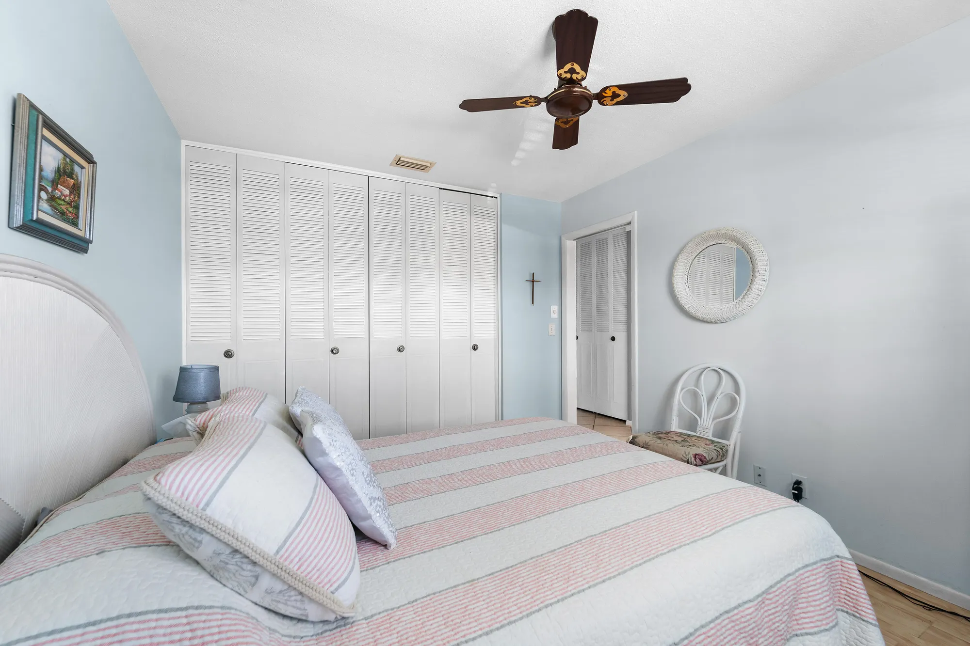 Property Slideshow image 13 of 21 | 2990 crosley dr d, West Palm Beach, FL, 33415