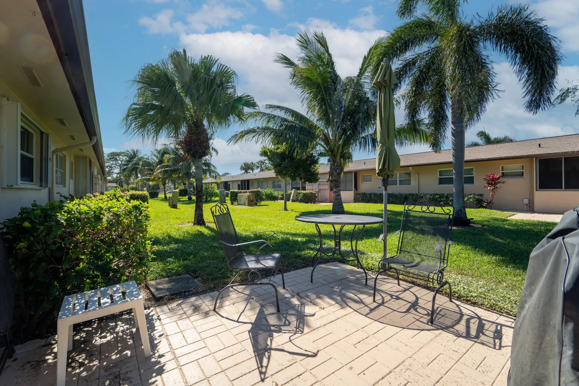 Property Slideshow image 18 of 21 | 2990 crosley dr d, West Palm Beach, FL, 33415