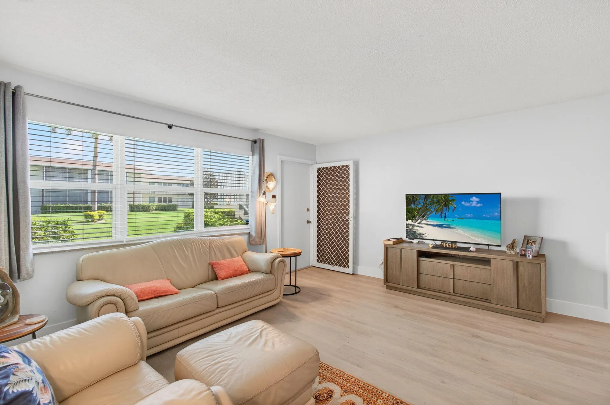 Property Slideshow image 13 of 51 | 880 horizons 106, Boynton Beach, FL, 33435