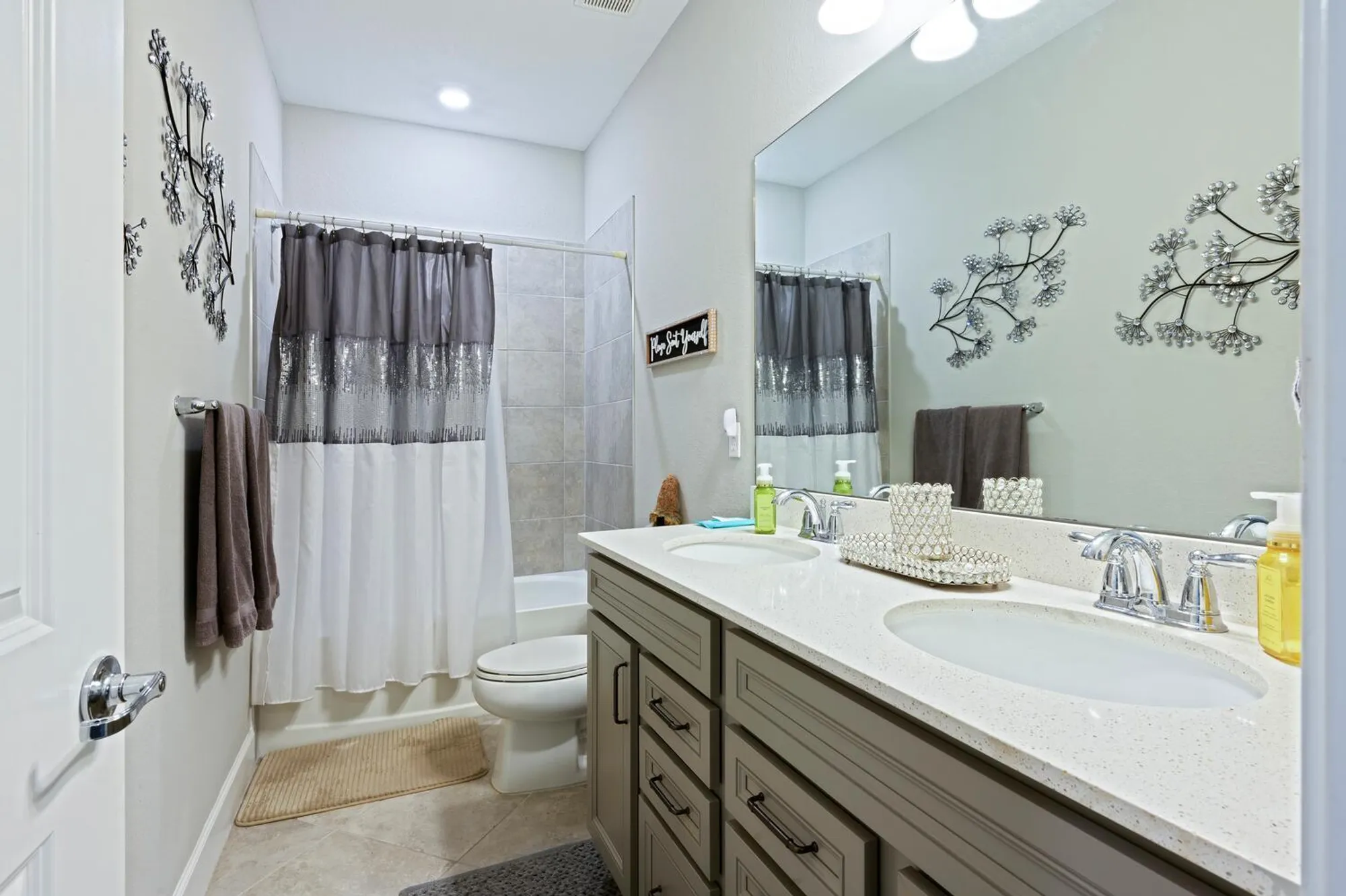 Property Slideshow image 18 of 22 | 1832 se roxy way, Stuart, FL, 34996