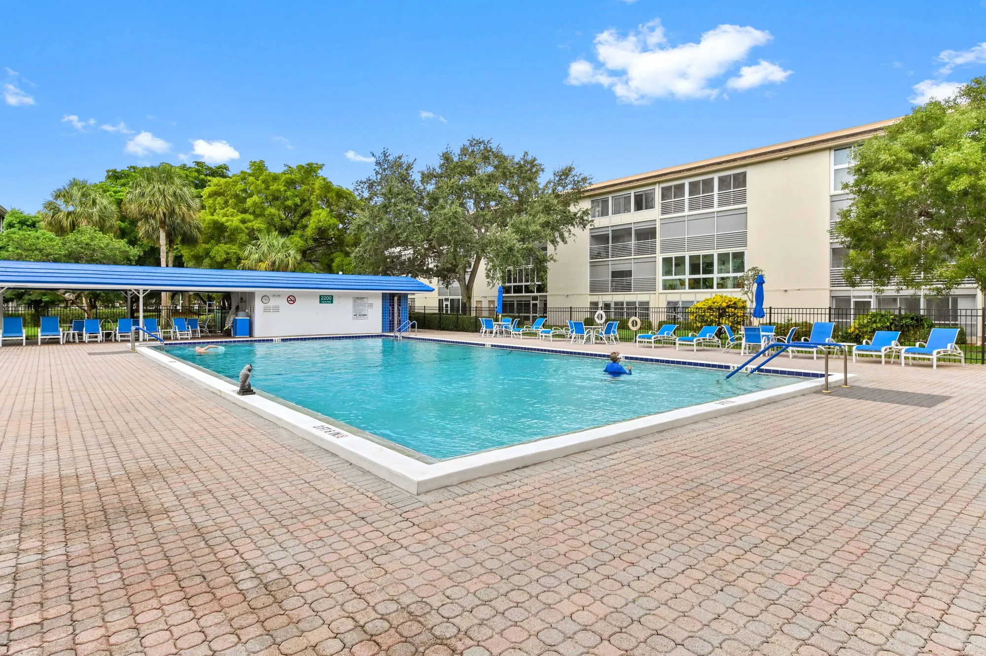 Property Slideshow image 29 of 30 | 2201 lucaya bnd l4, Coconut Creek, FL, 33066
